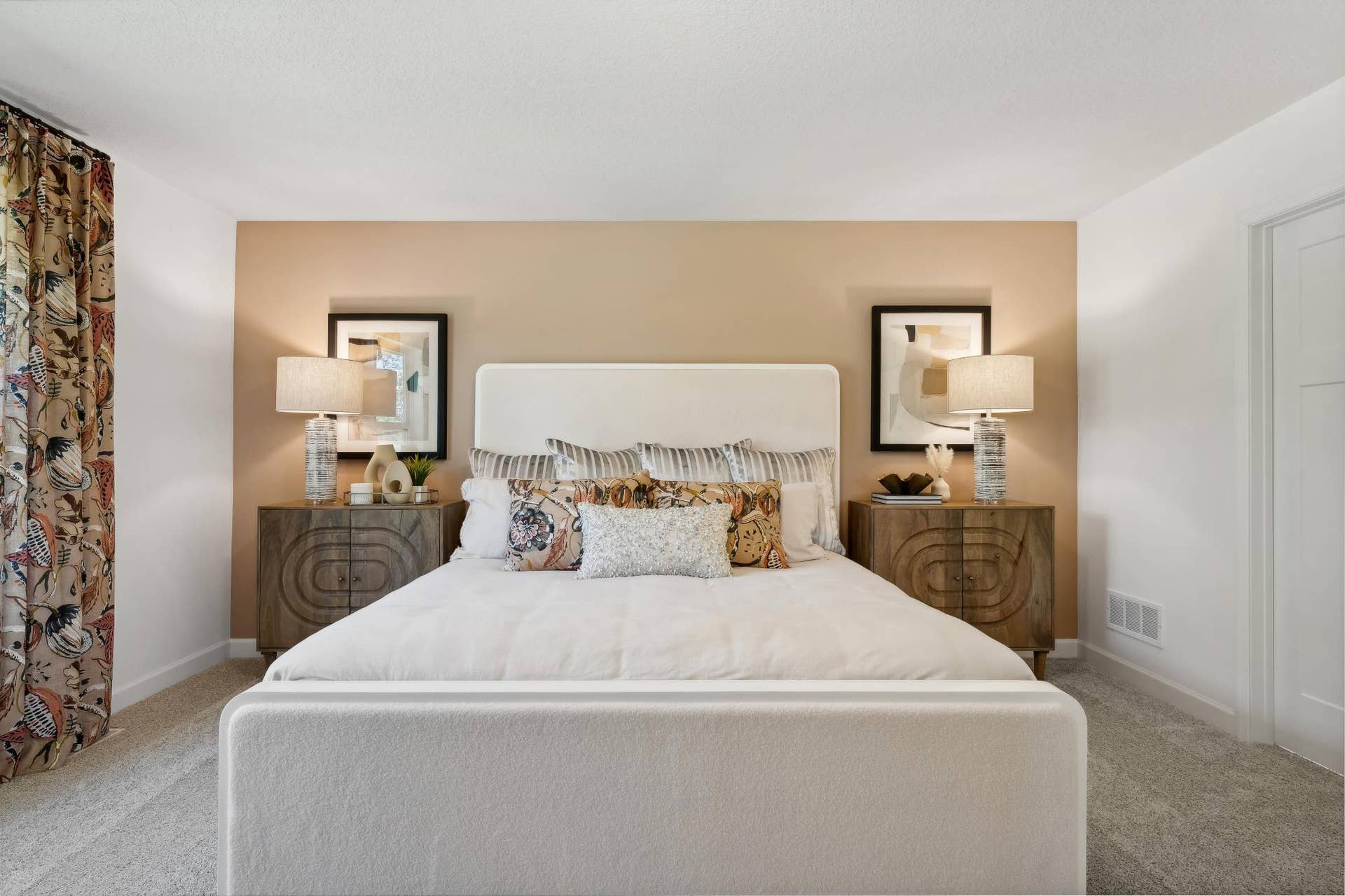 4024 Heath Avenue N, Oakdale, MN 55128 MIN_Discovery_Willowbrooke_PIC_Lewis_Owners_1of3_F2.jpg