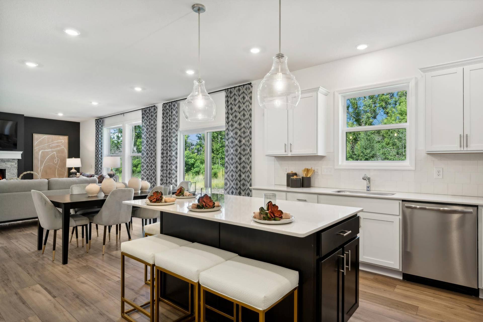 4024 Heath Avenue N, Oakdale, MN 55128 MIN_Discovery_Willowbrooke_PIC_Lewis_Kitchen_3of5_F1.jpg