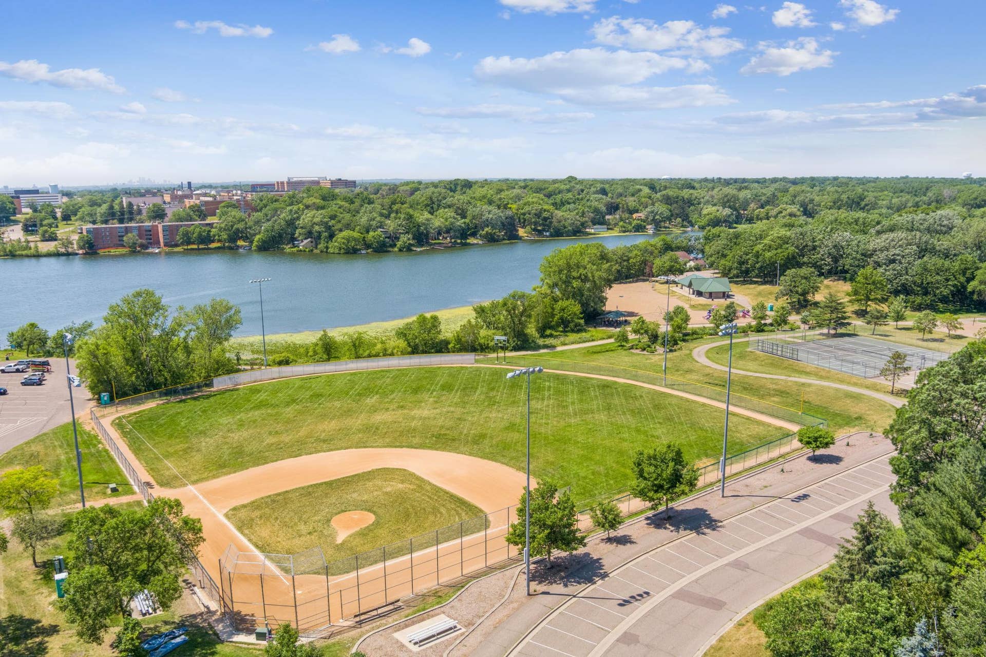 4024 Heath Avenue N, Oakdale, MN 55128 Find your dream home in the beautiful city of Oakdale!