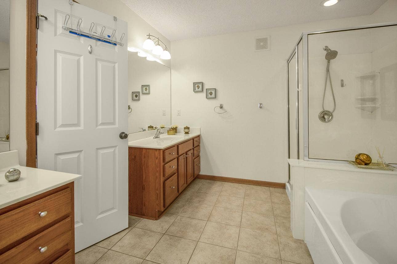 1691 Village Trail E, #7, Maplewood, MN 55109 1691 Village Trail E, #7, Maplewood, MN 55109