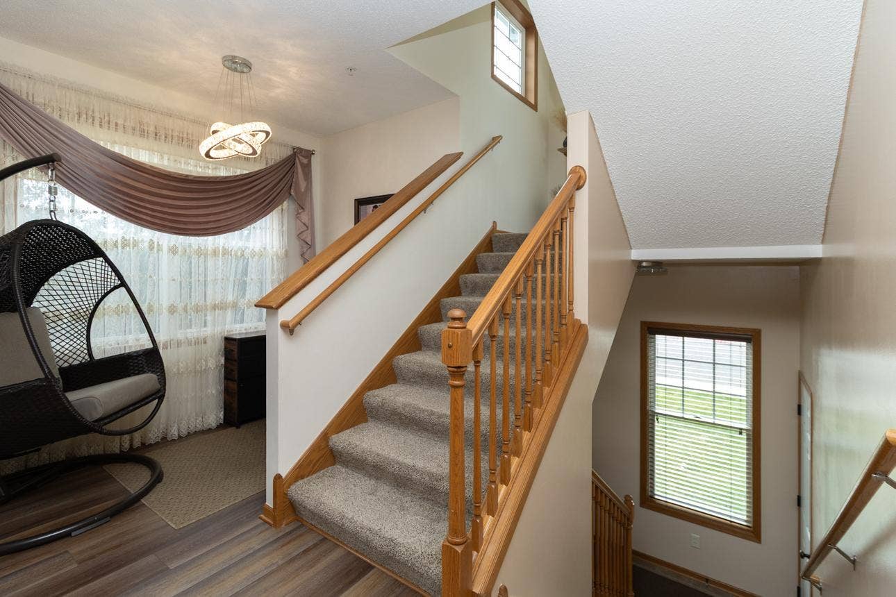 1691 Village Trail E, #7, Maplewood, MN 55109 1691 Village Trail E, #7, Maplewood, MN 55109