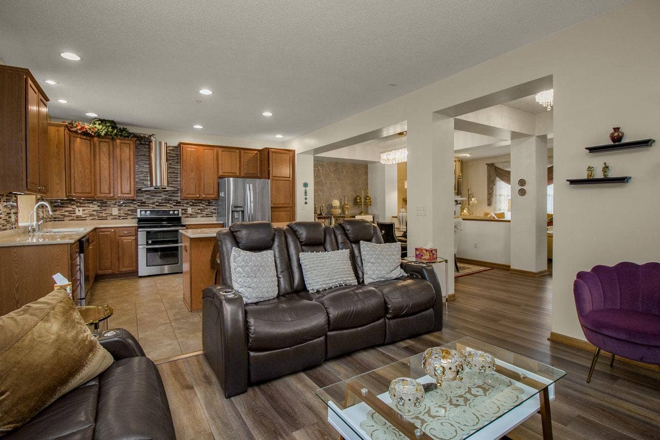 1691 Village Trail E, #7, Maplewood, MN 55109 1691 Village Trail E, #7, Maplewood, MN 55109