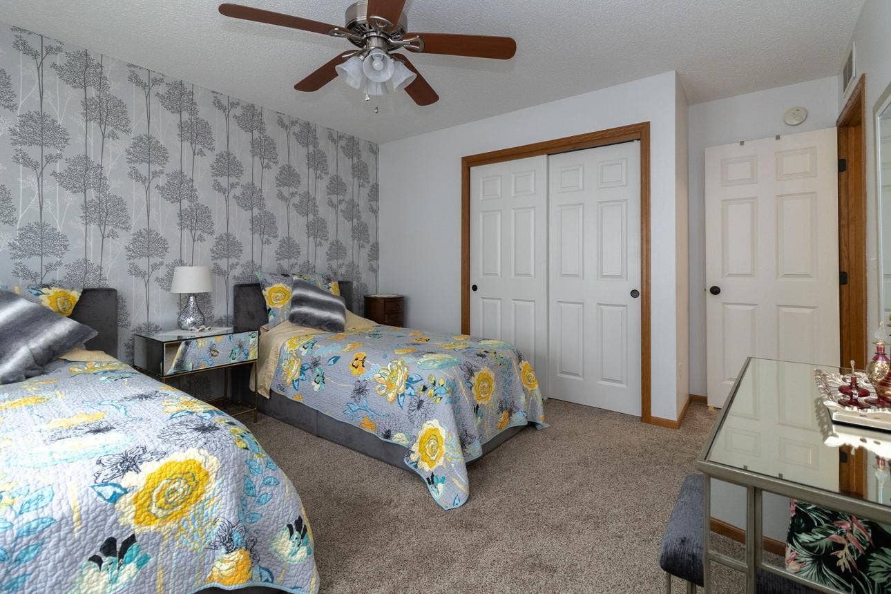 1691 Village Trail E, #7, Maplewood, MN 55109 1691 Village Trail E, #7, Maplewood, MN 55109