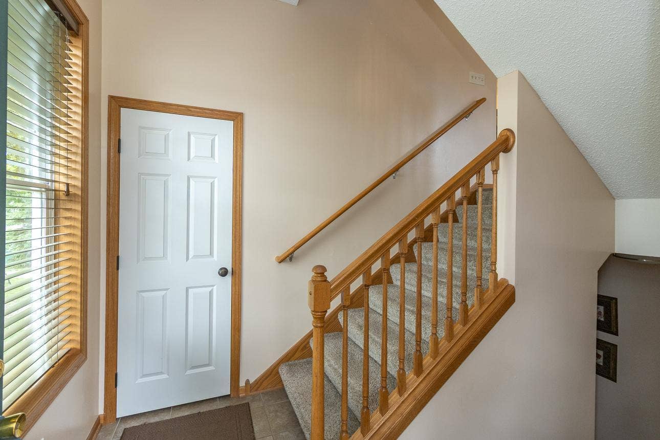 1691 Village Trail E, #7, Maplewood, MN 55109 1691 Village Trail E, #7, Maplewood, MN 55109