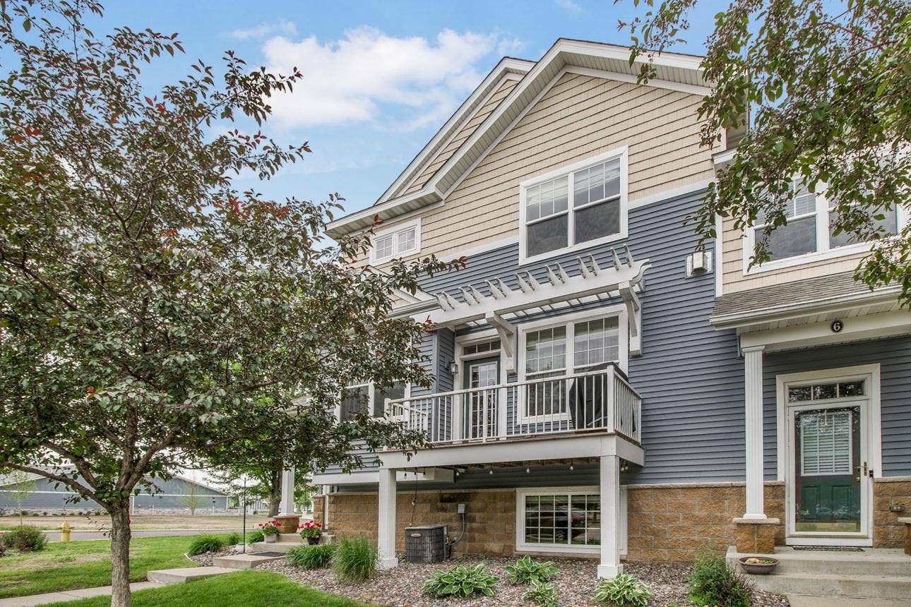 1691 Village Trail E, #7, Maplewood, MN 55109 1691 Village Trail E, #7, Maplewood, MN 55109