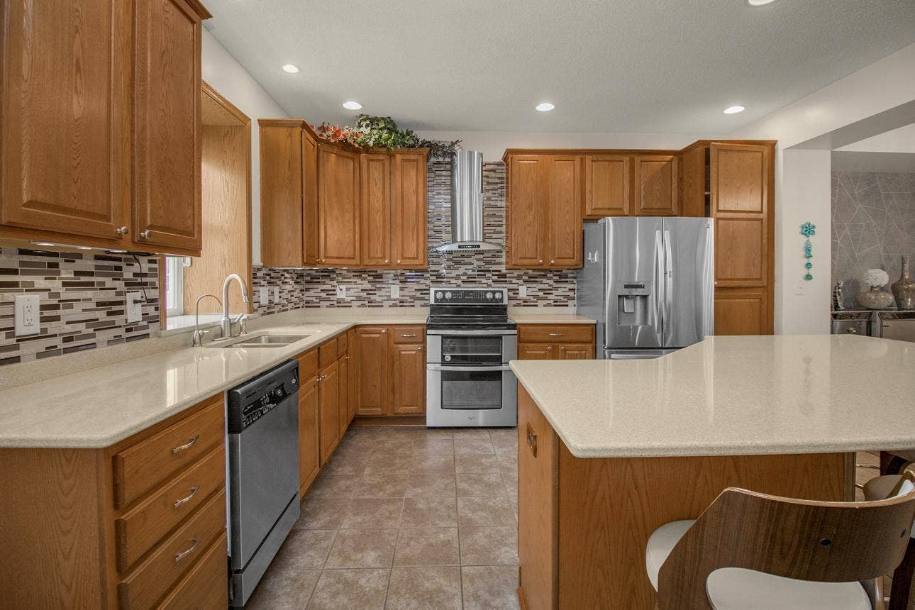 1691 Village Trail E, #7, Maplewood, MN 55109 1691 Village Trail E, #7, Maplewood, MN 55109