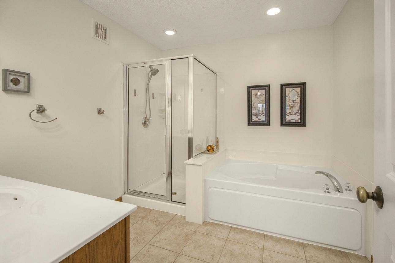 1691 Village Trail E, #7, Maplewood, MN 55109 1691 Village Trail E, #7, Maplewood, MN 55109
