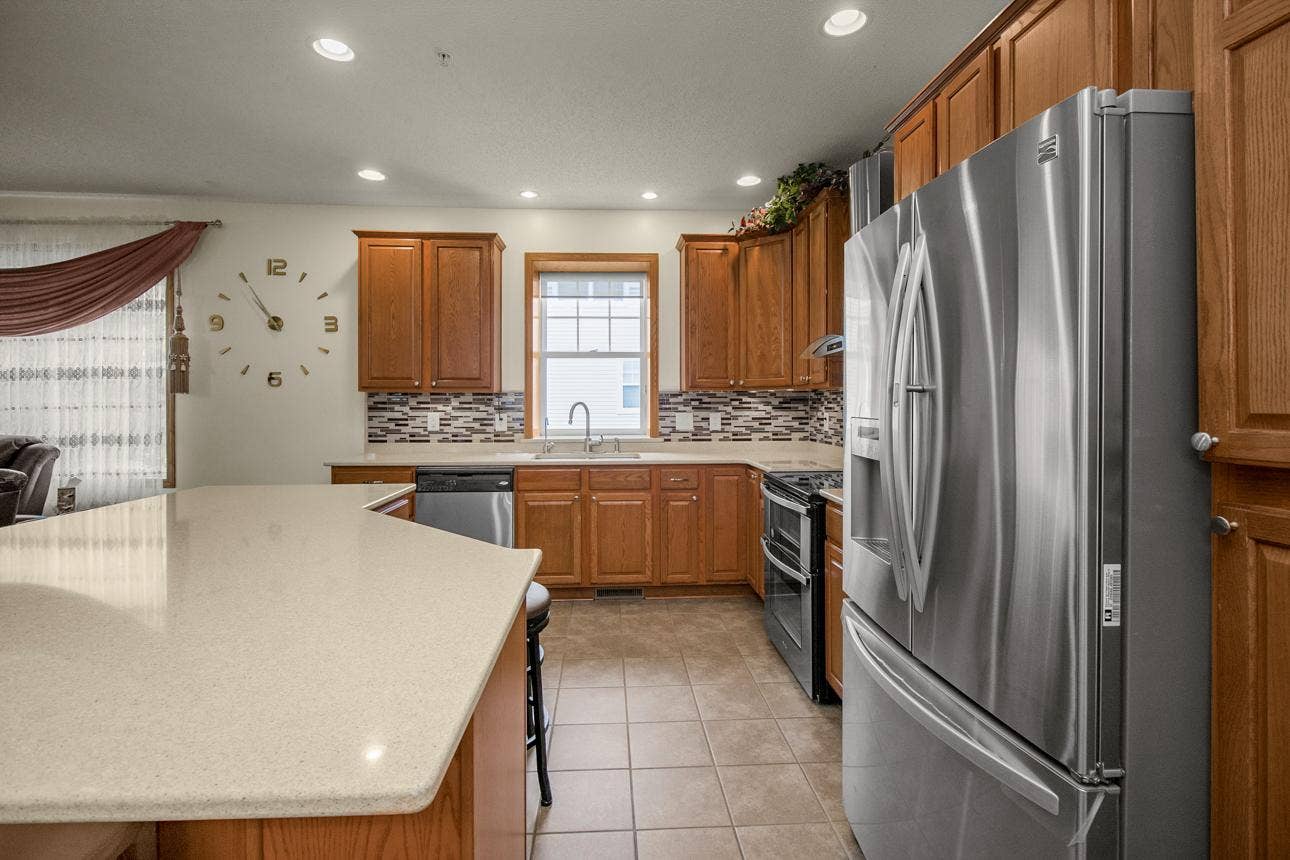 1691 Village Trail E, #7, Maplewood, MN 55109 1691 Village Trail E, #7, Maplewood, MN 55109