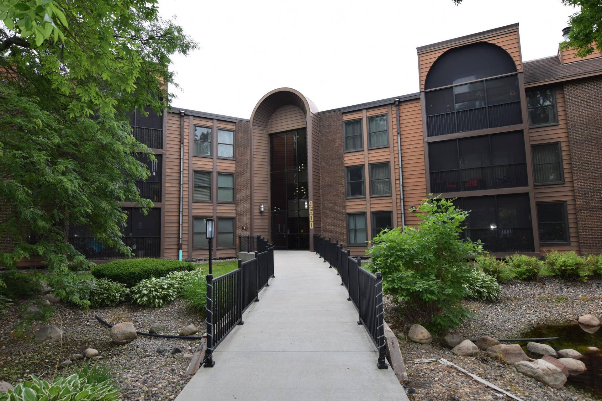 9600 Portland Avenue S, #205, Bloomington, MN 55420 DSC_0144.JPG