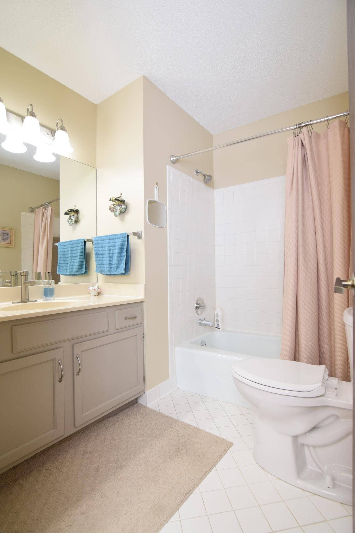 9600 Portland Avenue S, #205, Bloomington, MN 55420 DSC_0097.JPG
