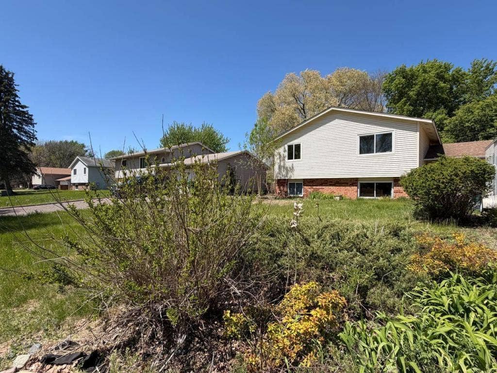 7434 Aldrich Court N, Brooklyn Park, MN 55444 photo_4979135928647486448_y.jpg