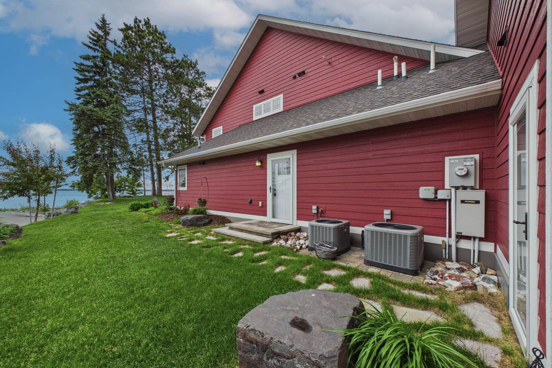 5625 Lavinia Road NE, Bemidji, MN 56601 Generac generator, central air unit