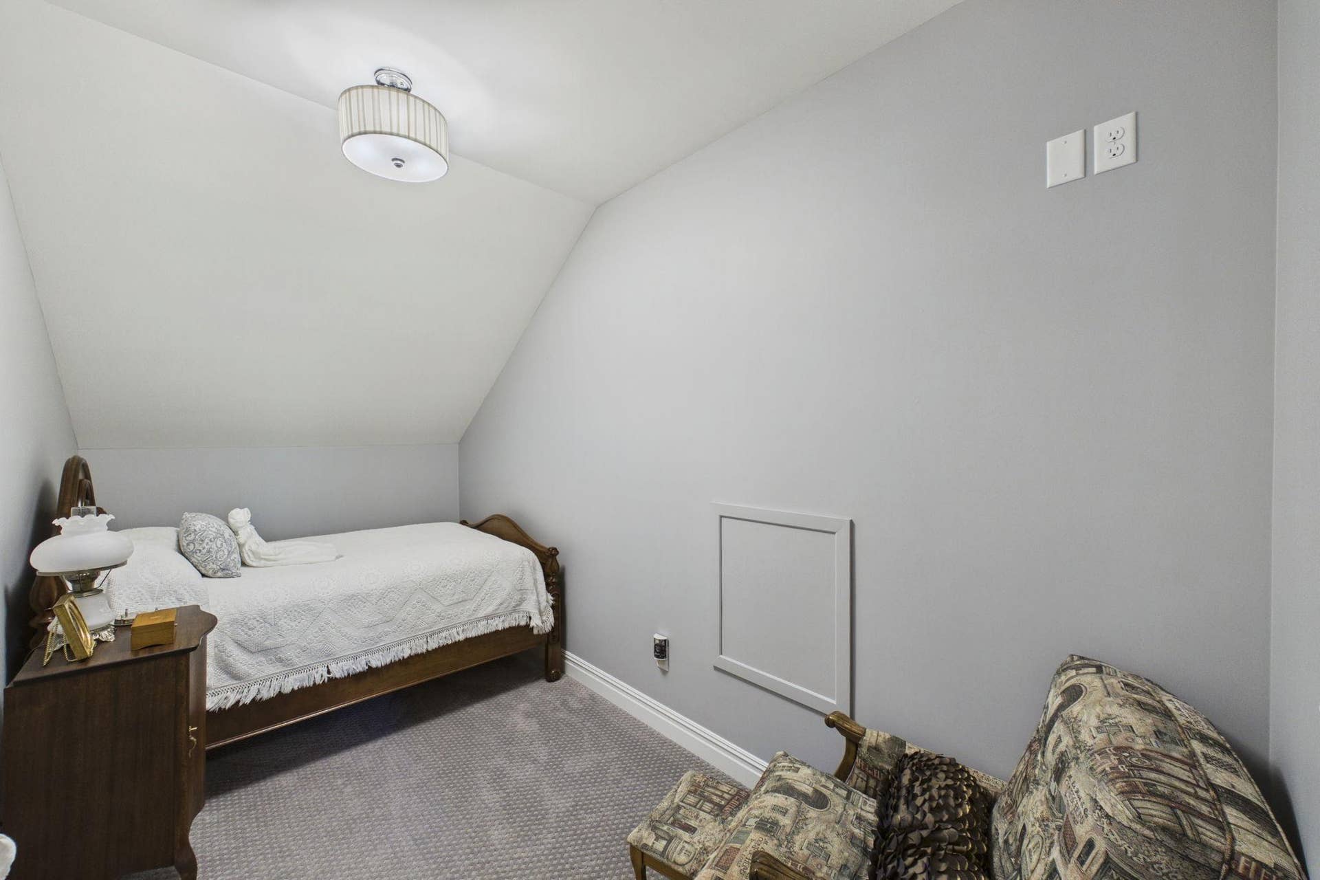 5625 Lavinia Road NE, Bemidji, MN 56601 Bonus room off the upper bedrrom