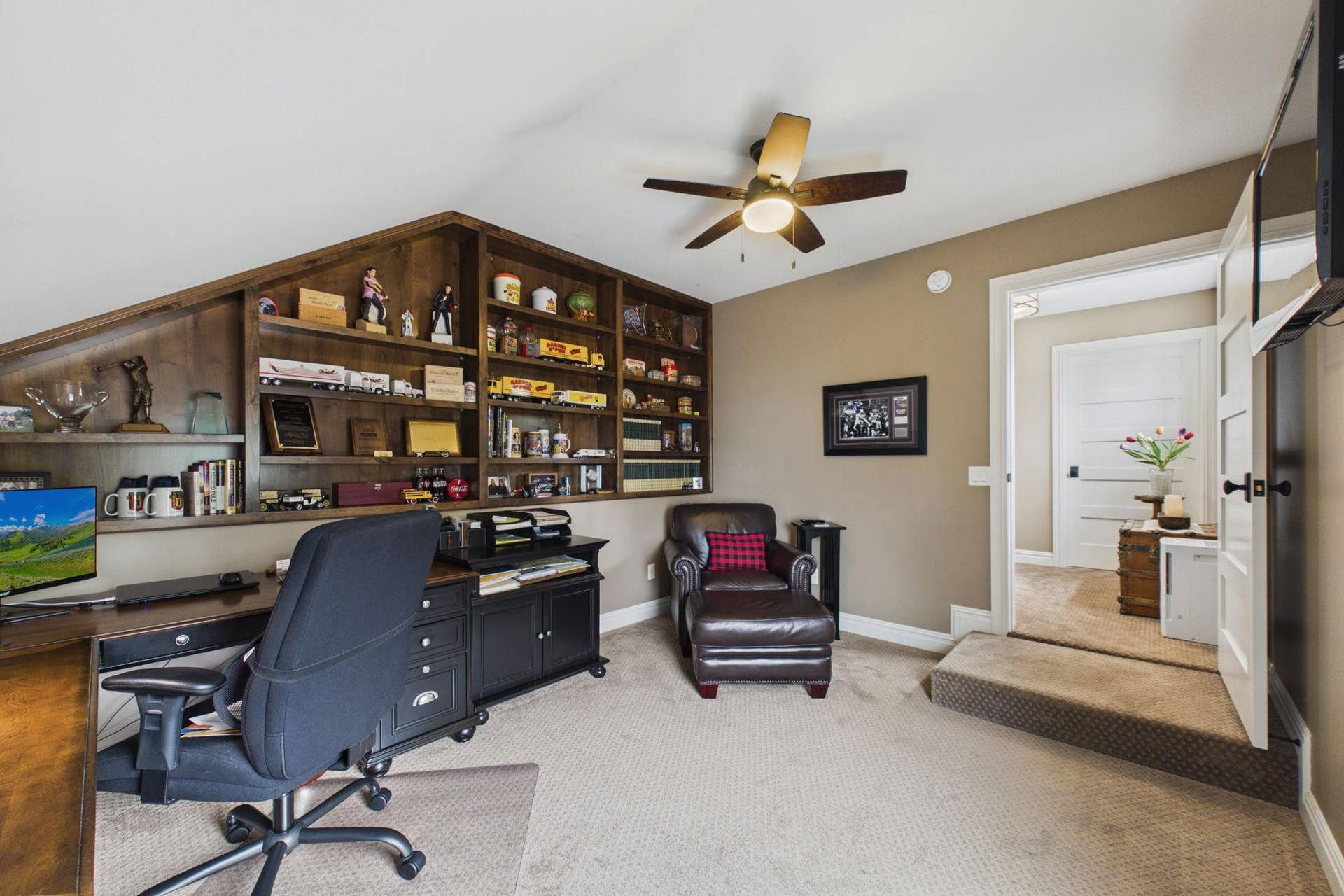 5625 Lavinia Road NE, Bemidji, MN 56601 Spacious office area