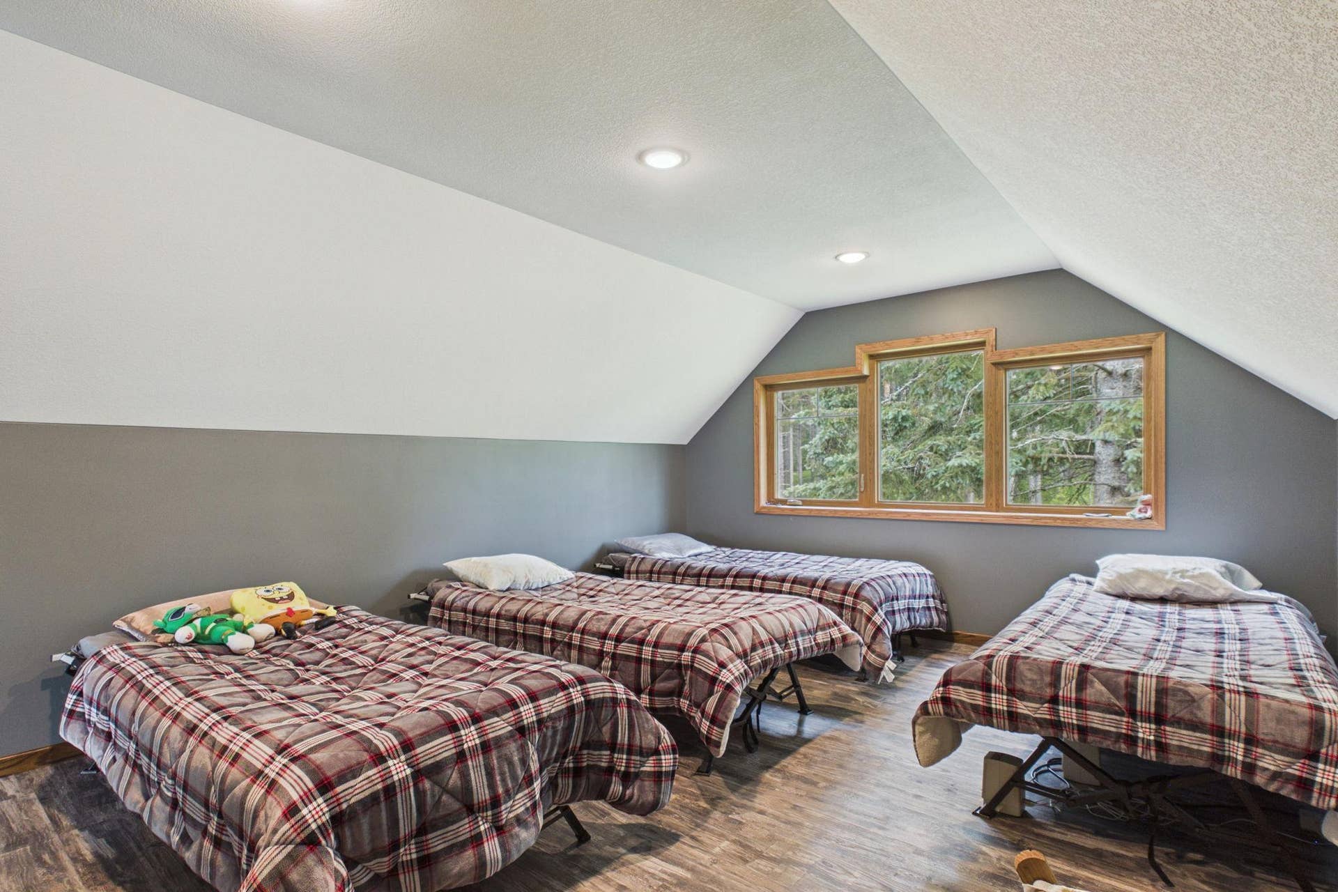 5625 Lavinia Road NE, Bemidji, MN 56601 Guest sleeping area