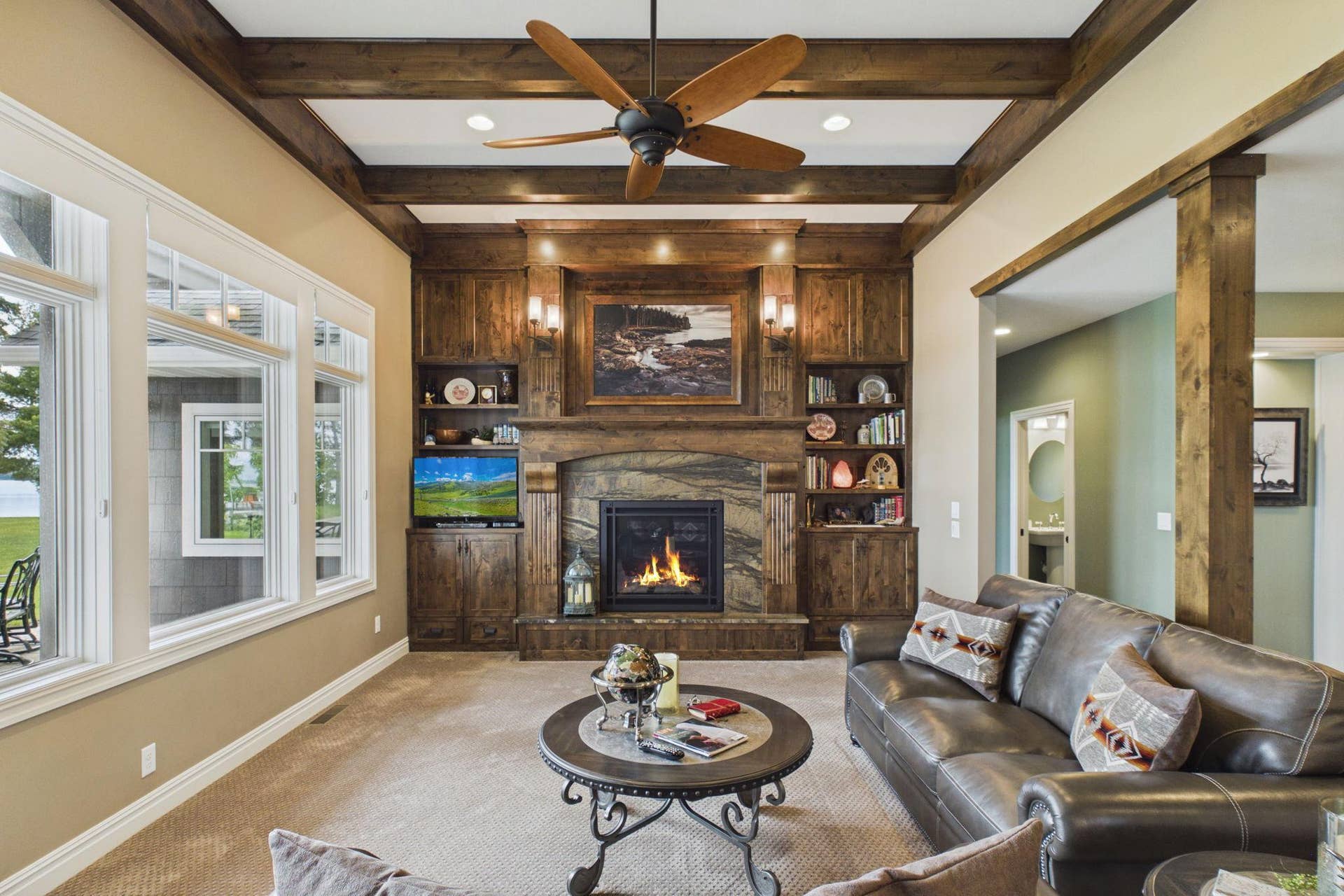 5625 Lavinia Road NE, Bemidji, MN 56601 Living room