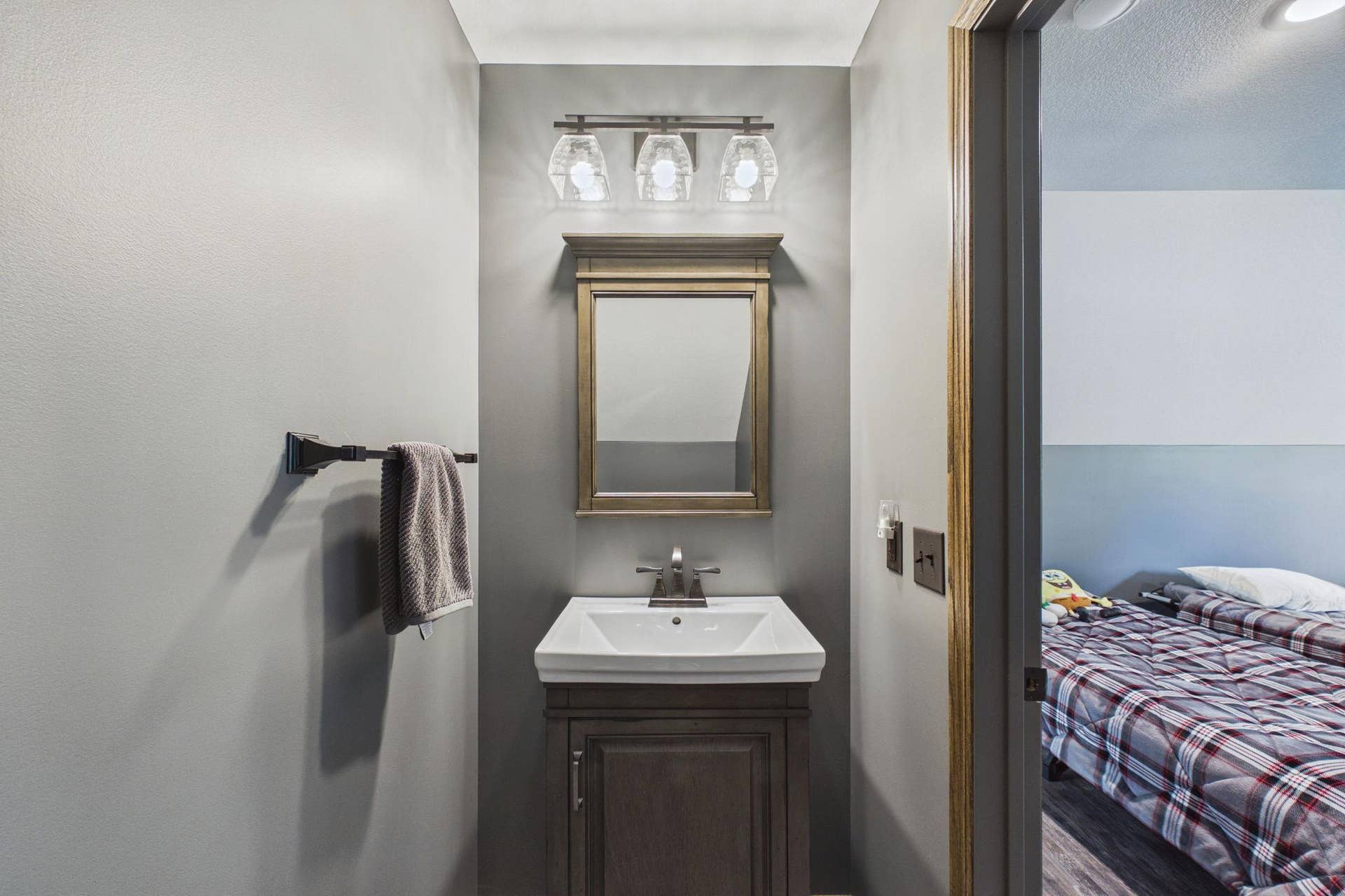 5625 Lavinia Road NE, Bemidji, MN 56601 Hand washing area
