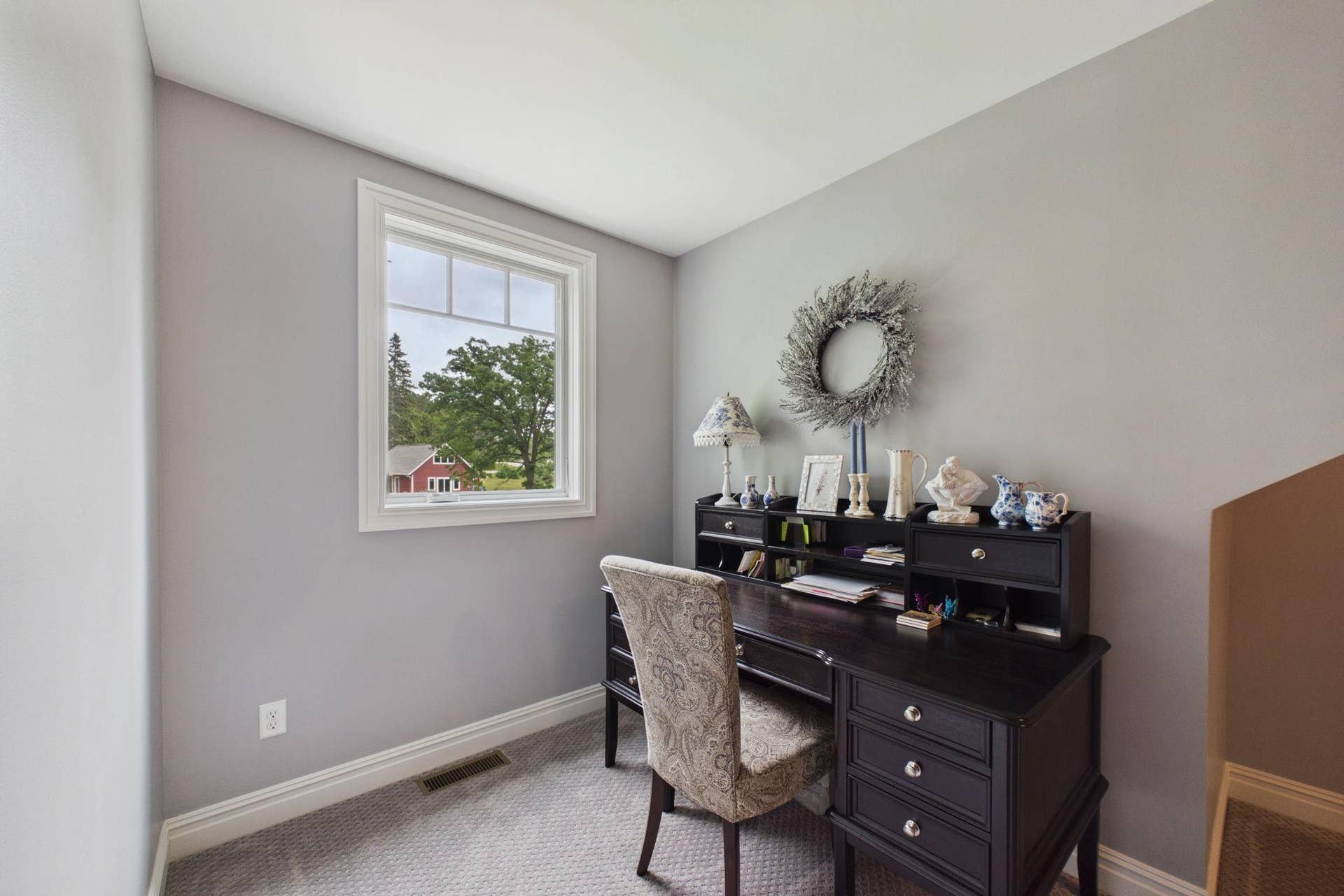 5625 Lavinia Road NE, Bemidji, MN 56601 Sitting area