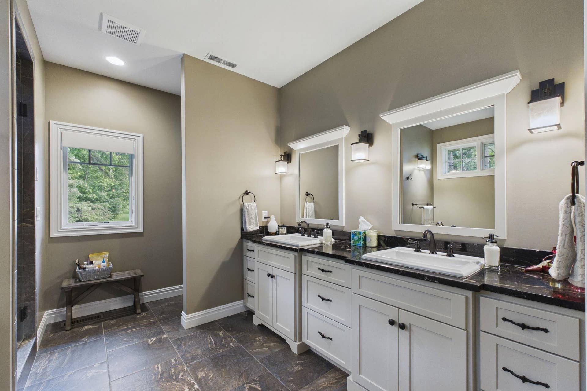 5625 Lavinia Road NE, Bemidji, MN 56601 Spacious bathroom