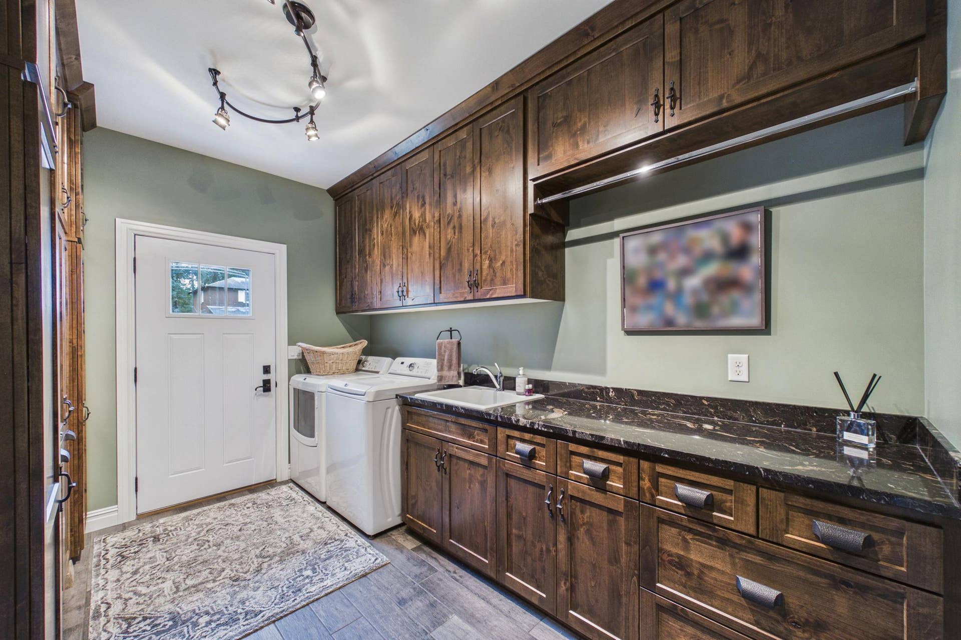 5625 Lavinia Road NE, Bemidji, MN 56601 Laundry room