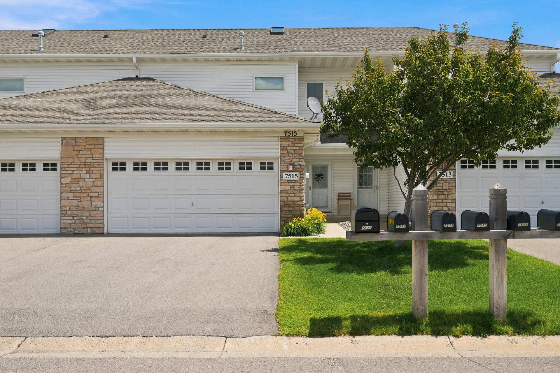 7515 5th Street N, Oakdale, MN 55128 Home Sweet Home