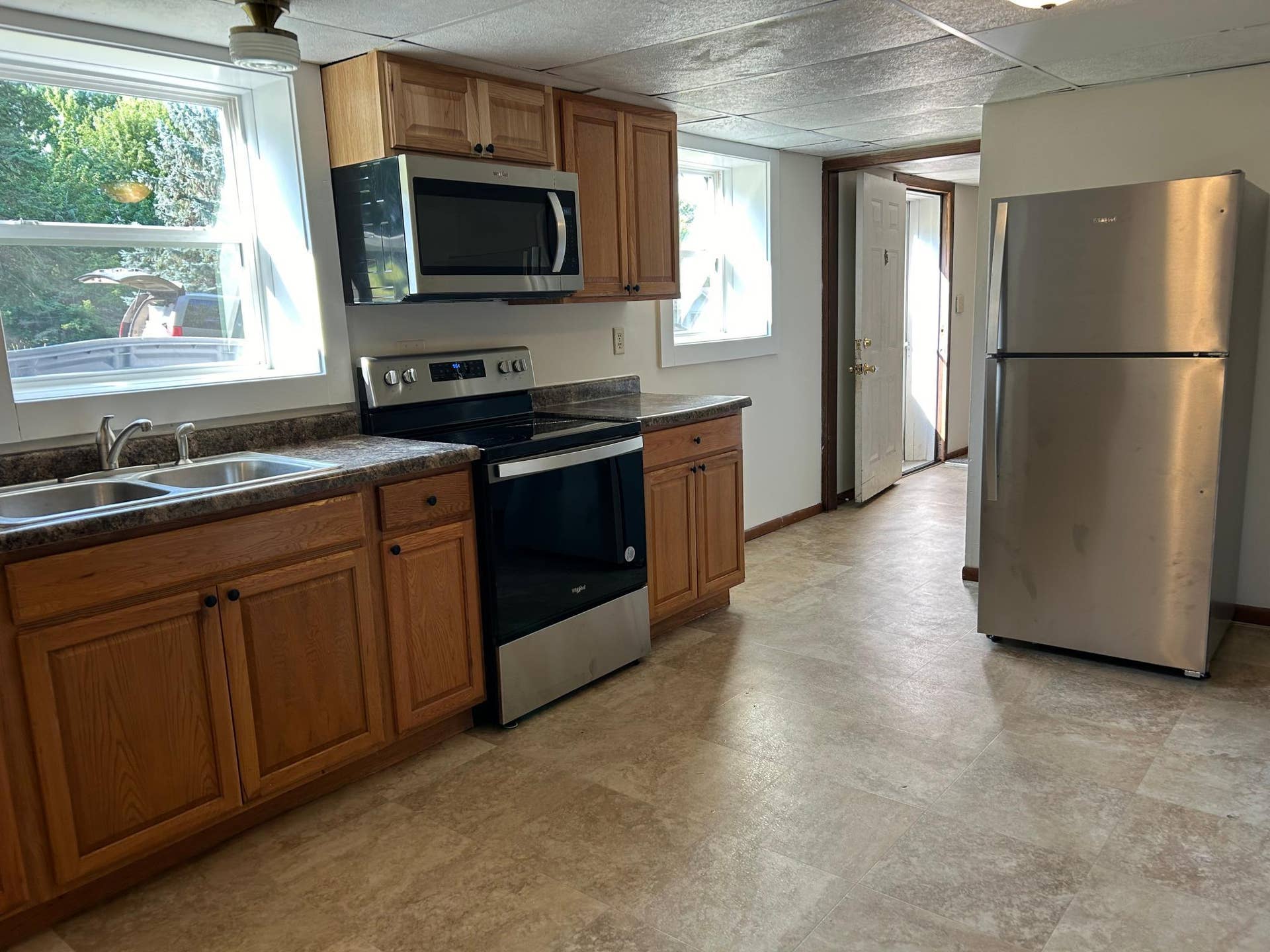 911 2nd Avenue S, Buffalo, MN 55313 Lower Kitchen .jpg