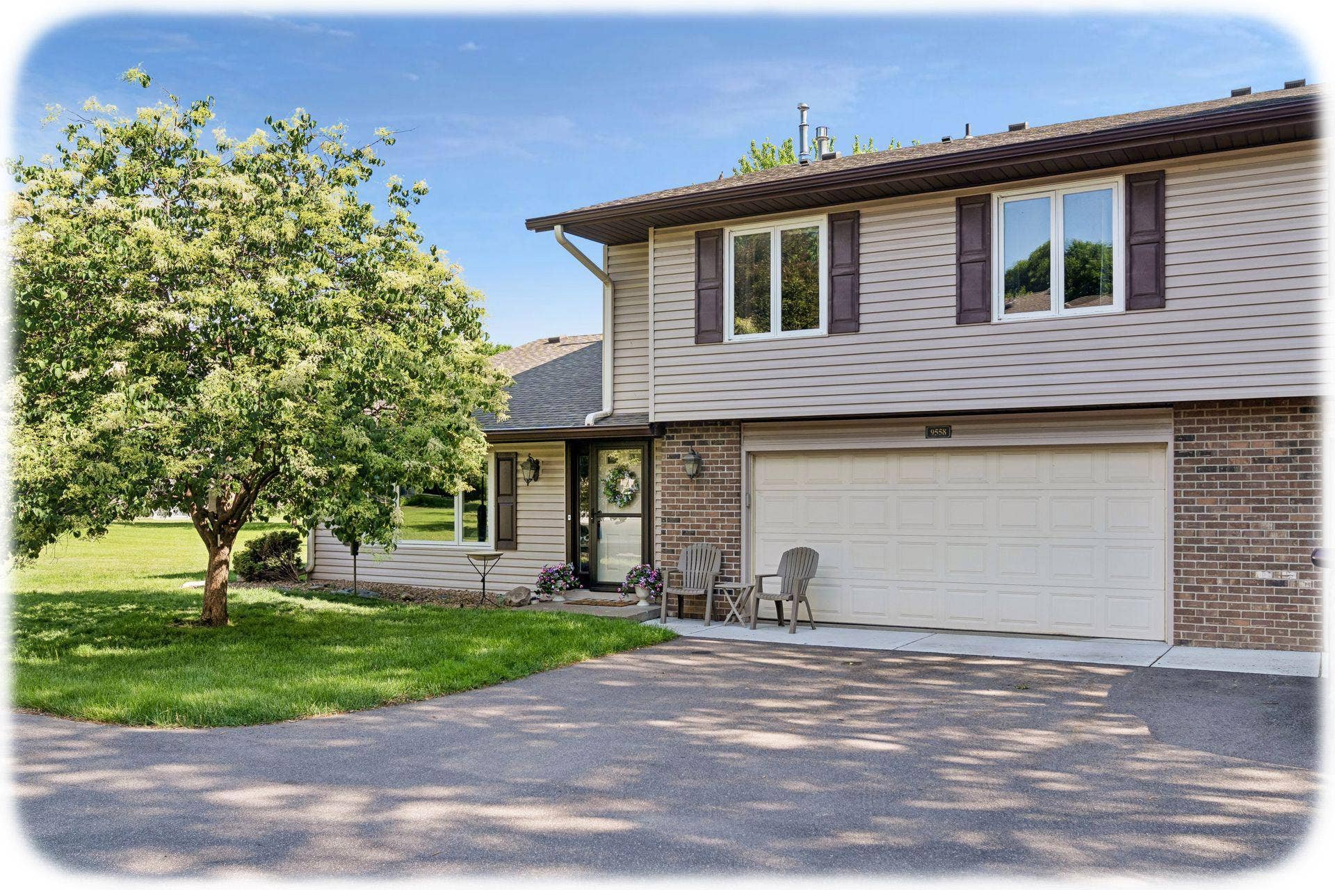9558 Kingsview Lane N, Maple Grove, MN 55369