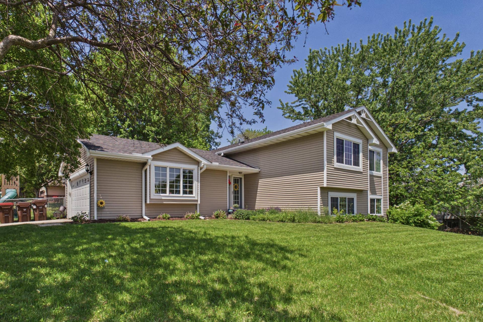 7598 Upper 23rd Street N, Oakdale, MN 55128 7598 Upper 23rd Street N, Oakdale, MN 55128