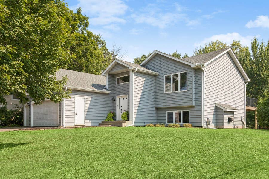 Property photo for 6111 45th Street N, Oakdale, MN