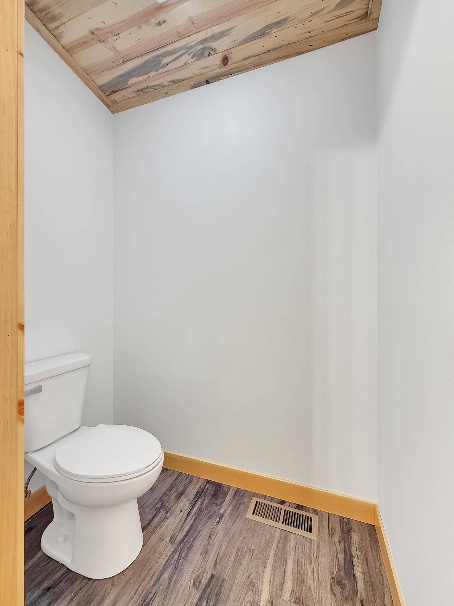 15215 Werner Road NW, Bemidji, MN 56601 Primary Bathroom