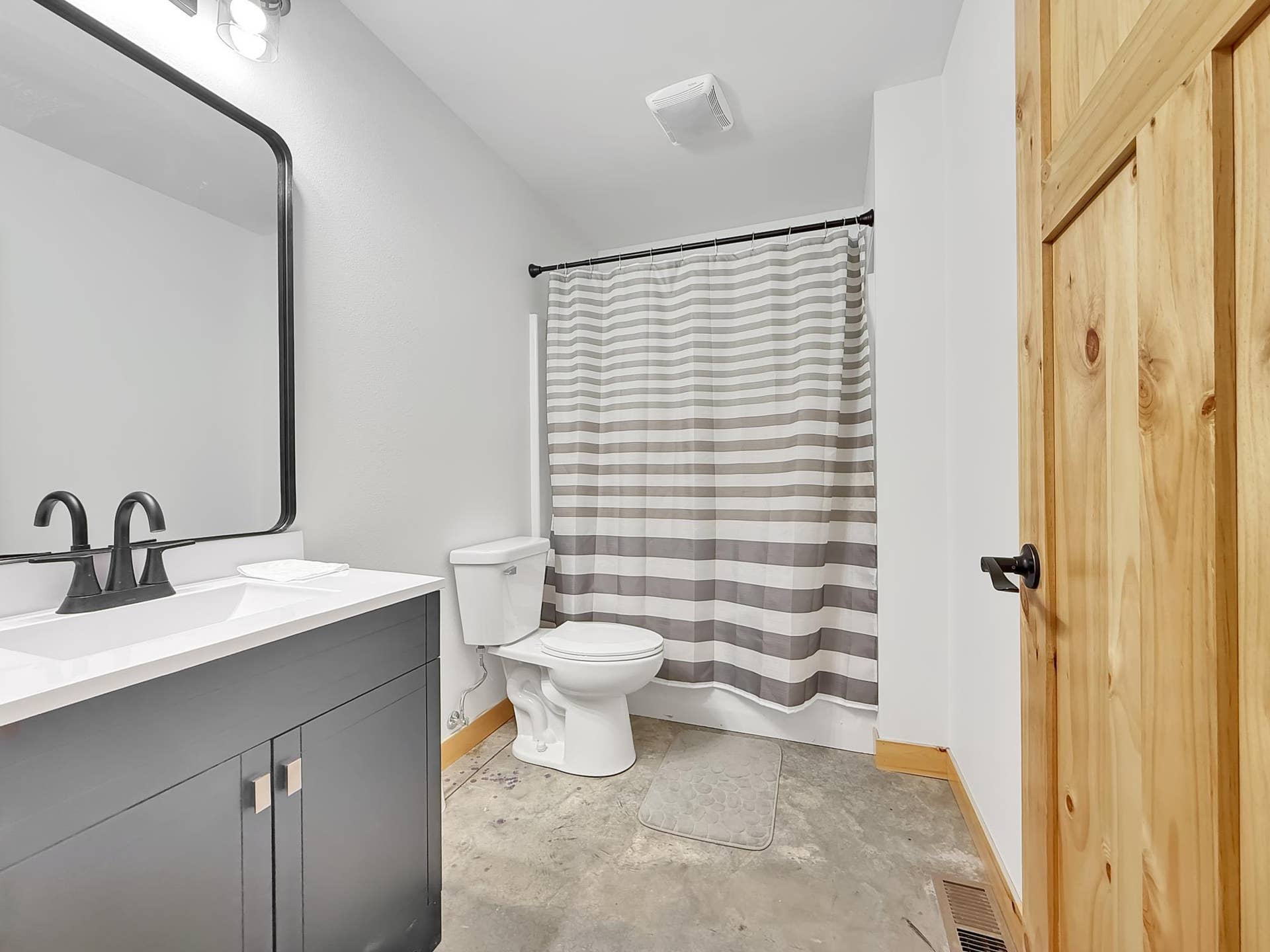 15215 Werner Road NW, Bemidji, MN 56601 Main Level Bathroom