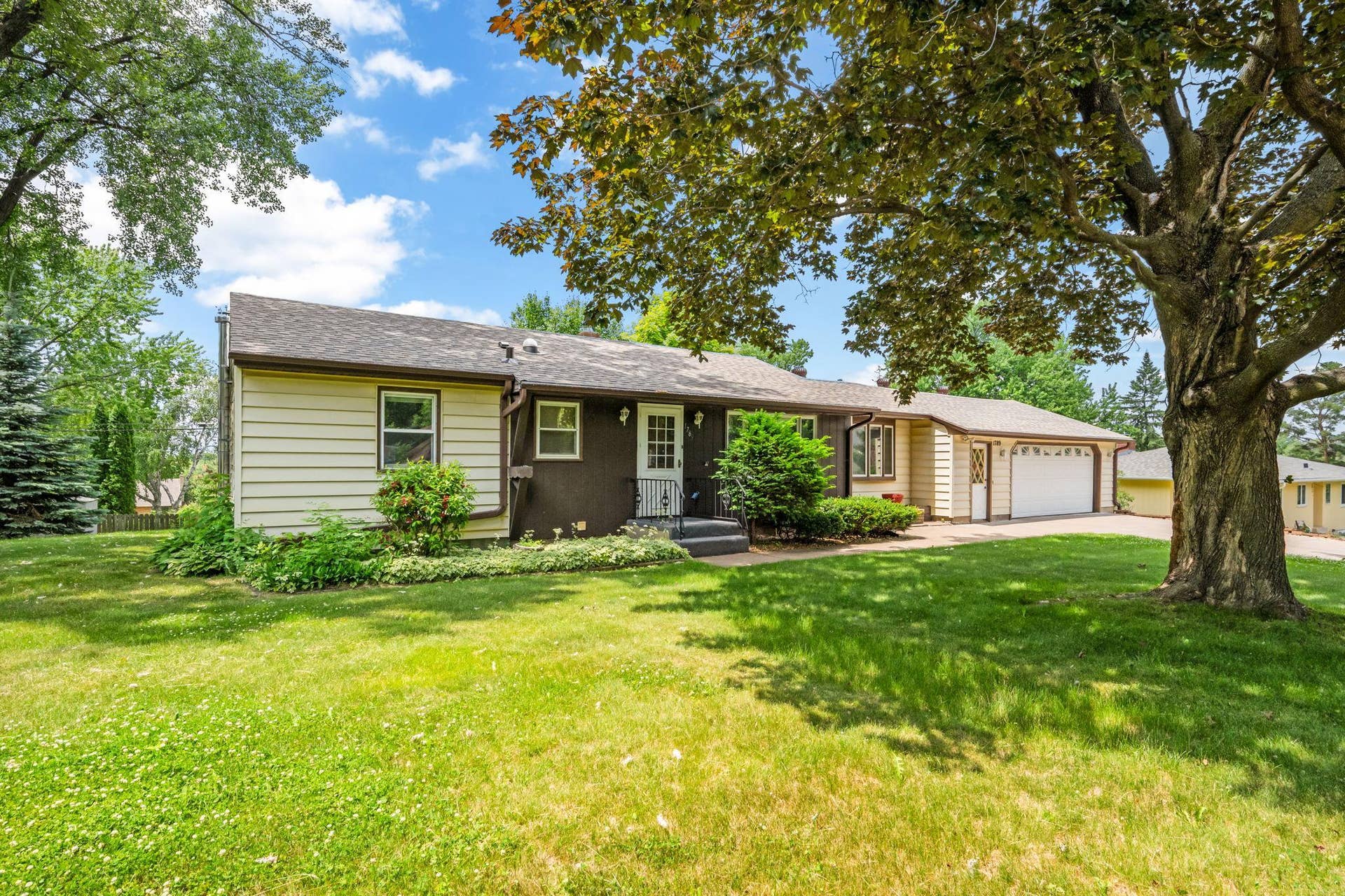 1789 Kennard Street, Maplewood, MN 55109 1-web-or-mls-1789-kennard-st-n.jpg