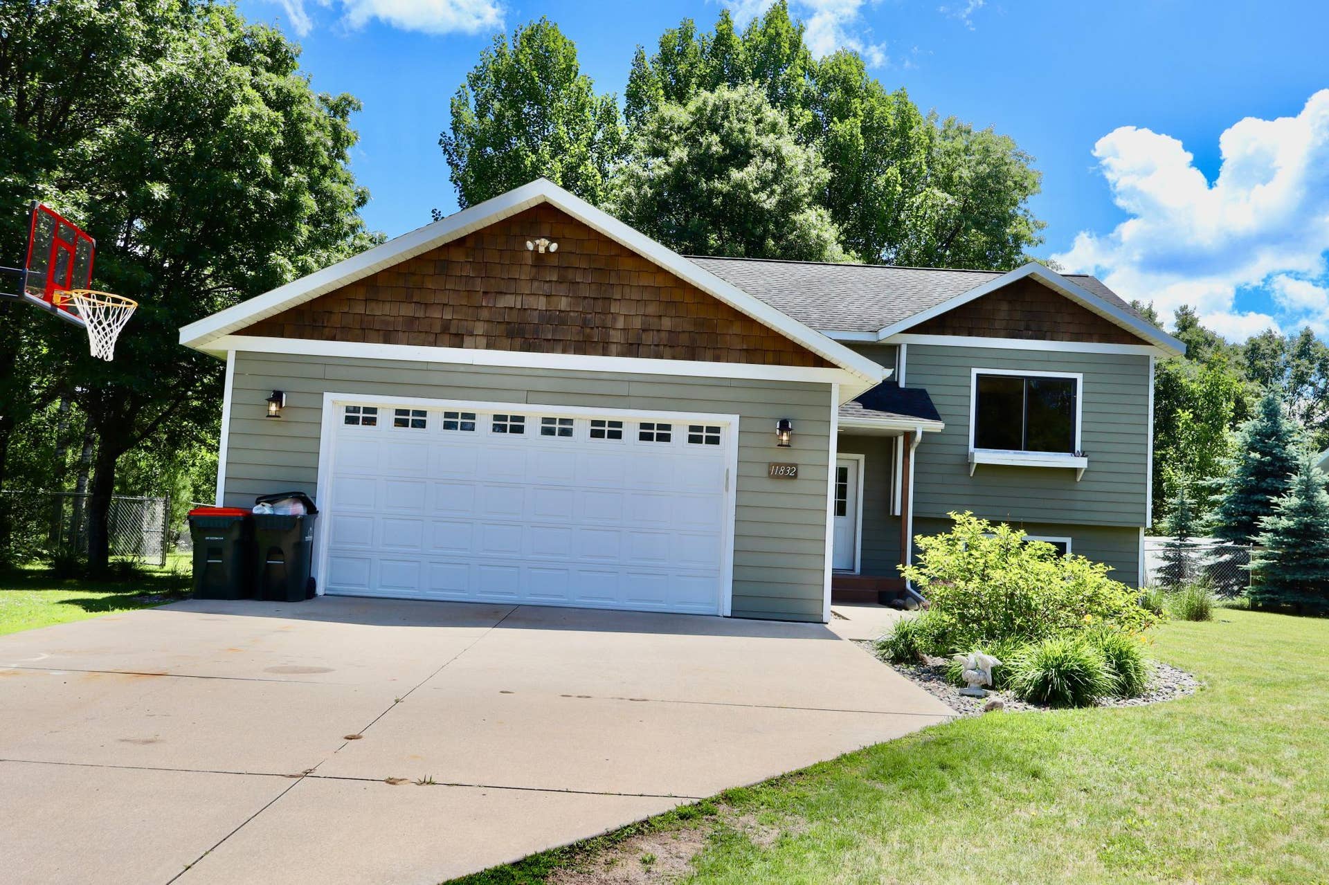 11832 Ironwood Drive, Baxter, MN 56425 11832 Ironwood Drive, Baxter, MN 56425