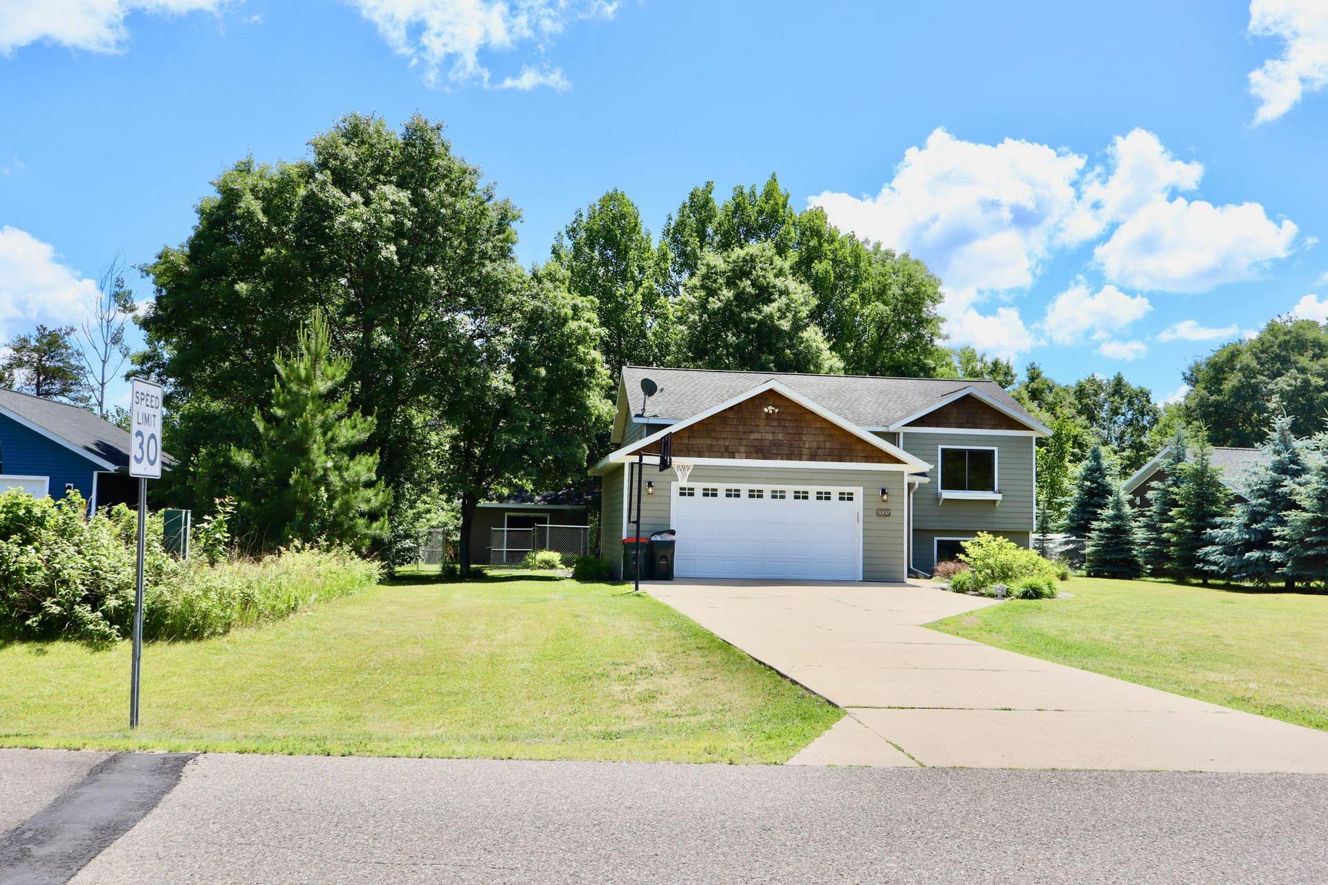 11832 Ironwood Drive, Baxter, MN 56425 11832 Ironwood Drive, Baxter, MN 56425