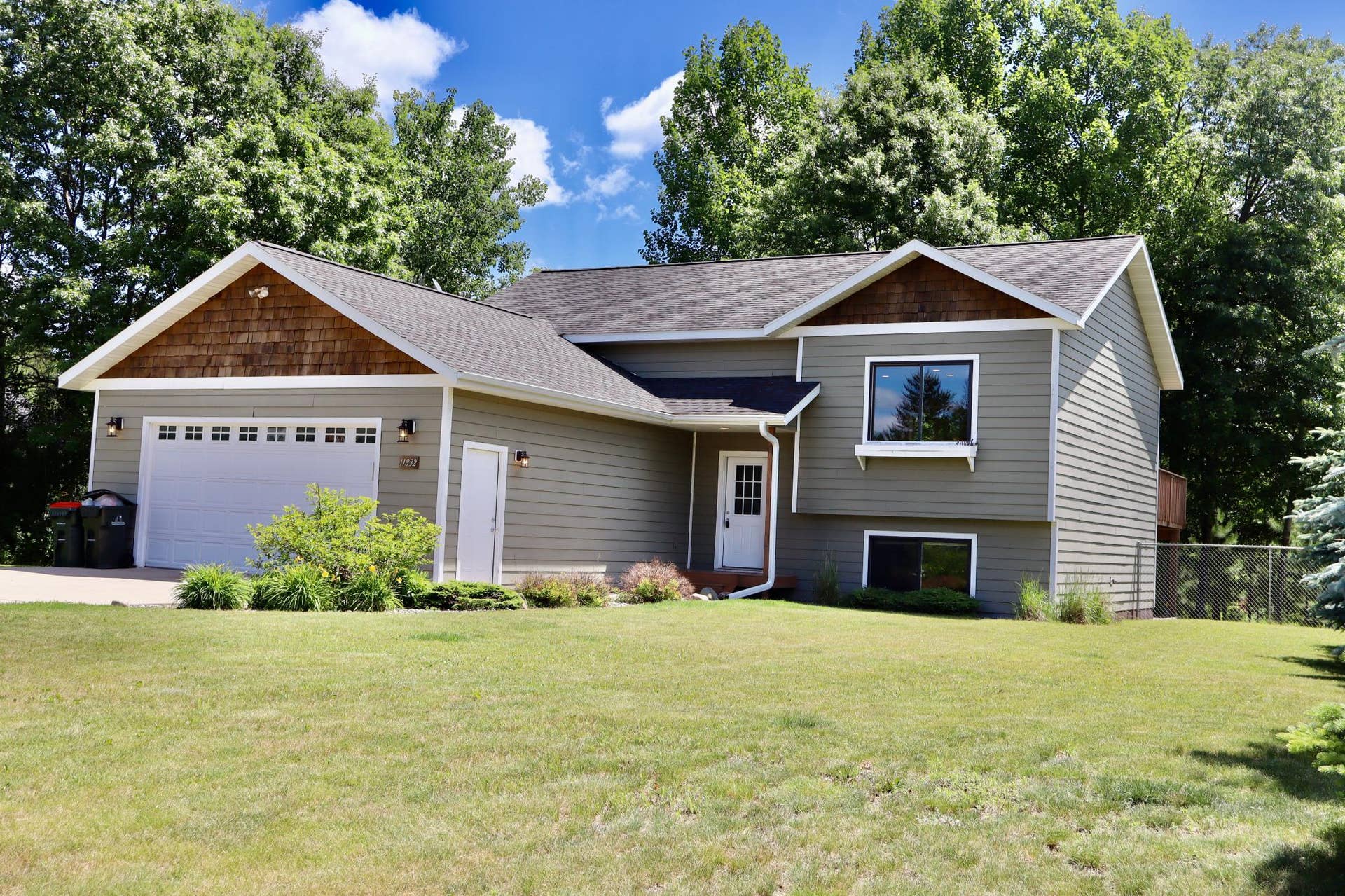 11832 Ironwood Drive, Baxter, MN 56425 11832 Ironwood Drive, Baxter, MN 56425