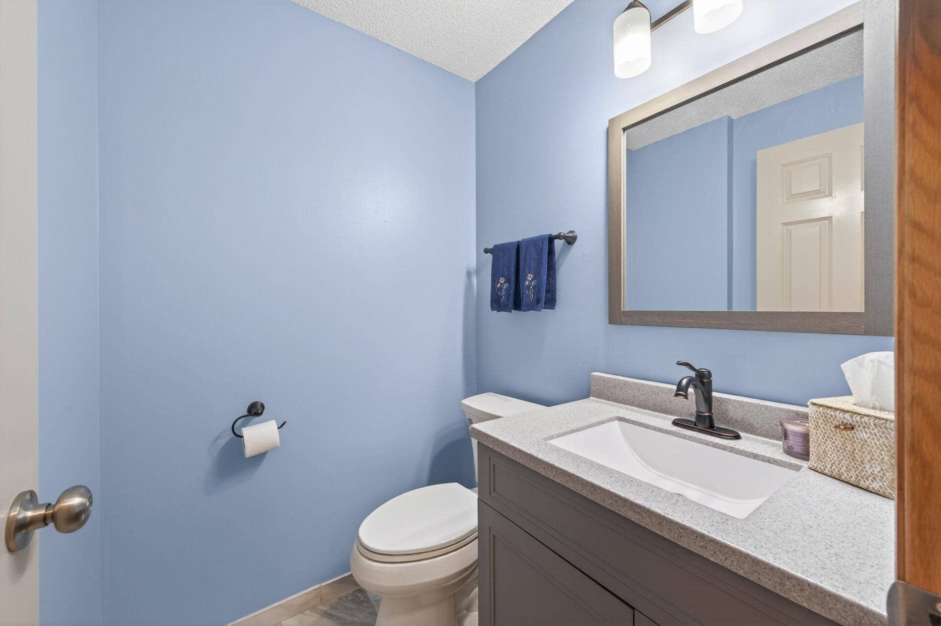 7606 11th Street N, Oakdale, MN 55128 Main 1/2 bath