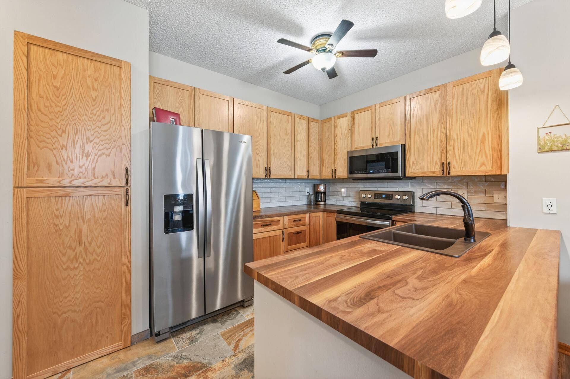 7606 11th Street N, Oakdale, MN 55128 Kitchen