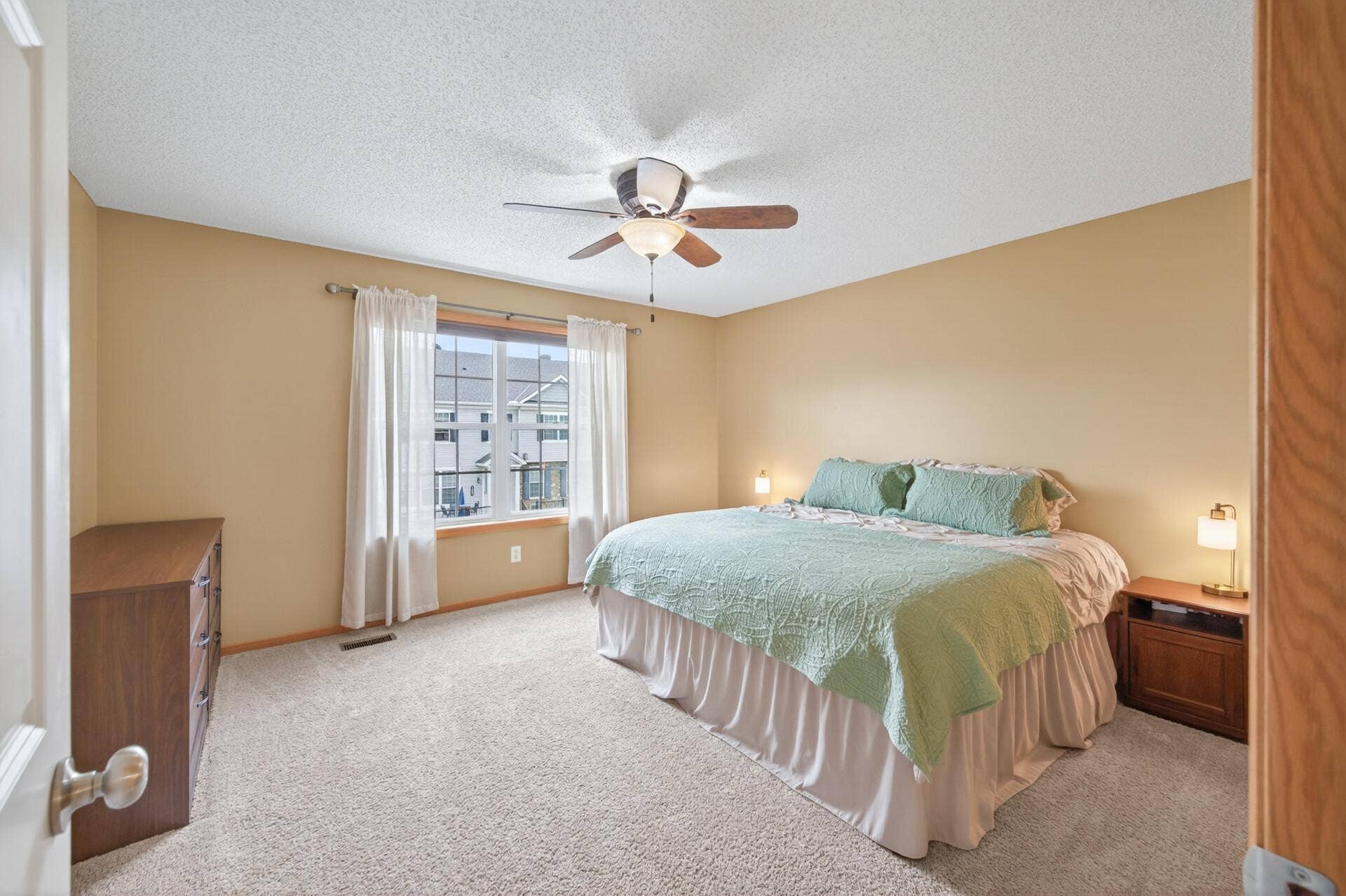 7606 11th Street N, Oakdale, MN 55128 Primary bedroom