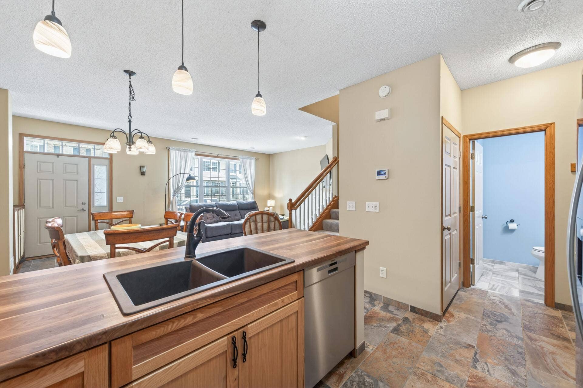 7606 11th Street N, Oakdale, MN 55128 Open kitchen