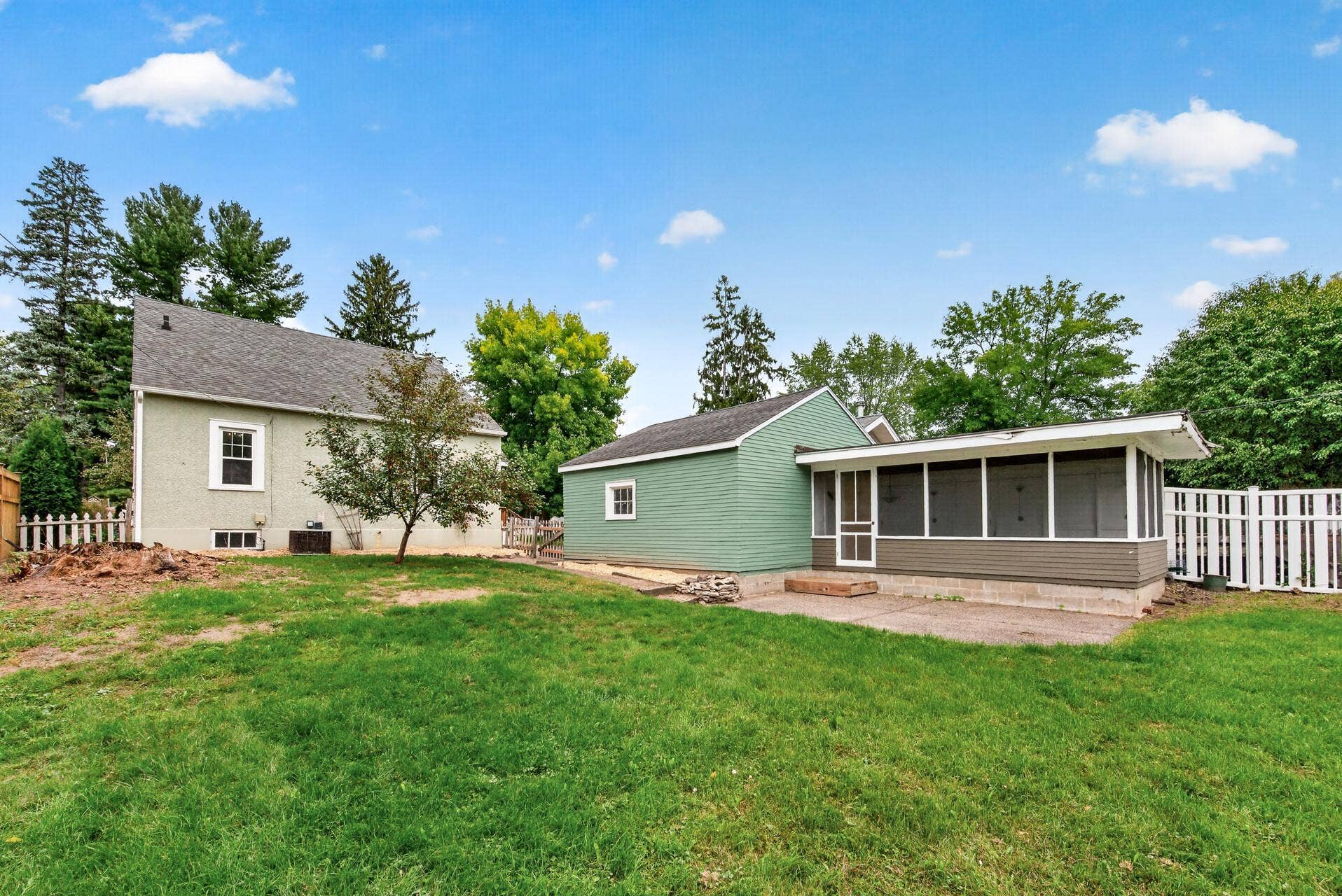 2304 6th Street, White Bear Lake, MN 55110 29_2304_6th29_mls.jpg