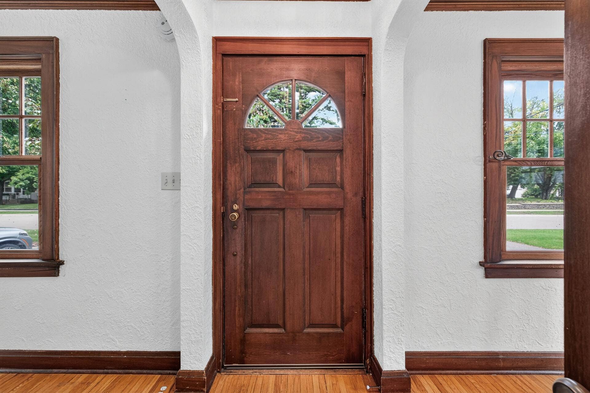 2304 6th Street, White Bear Lake, MN 55110 Front door/ entryCharacter throughout