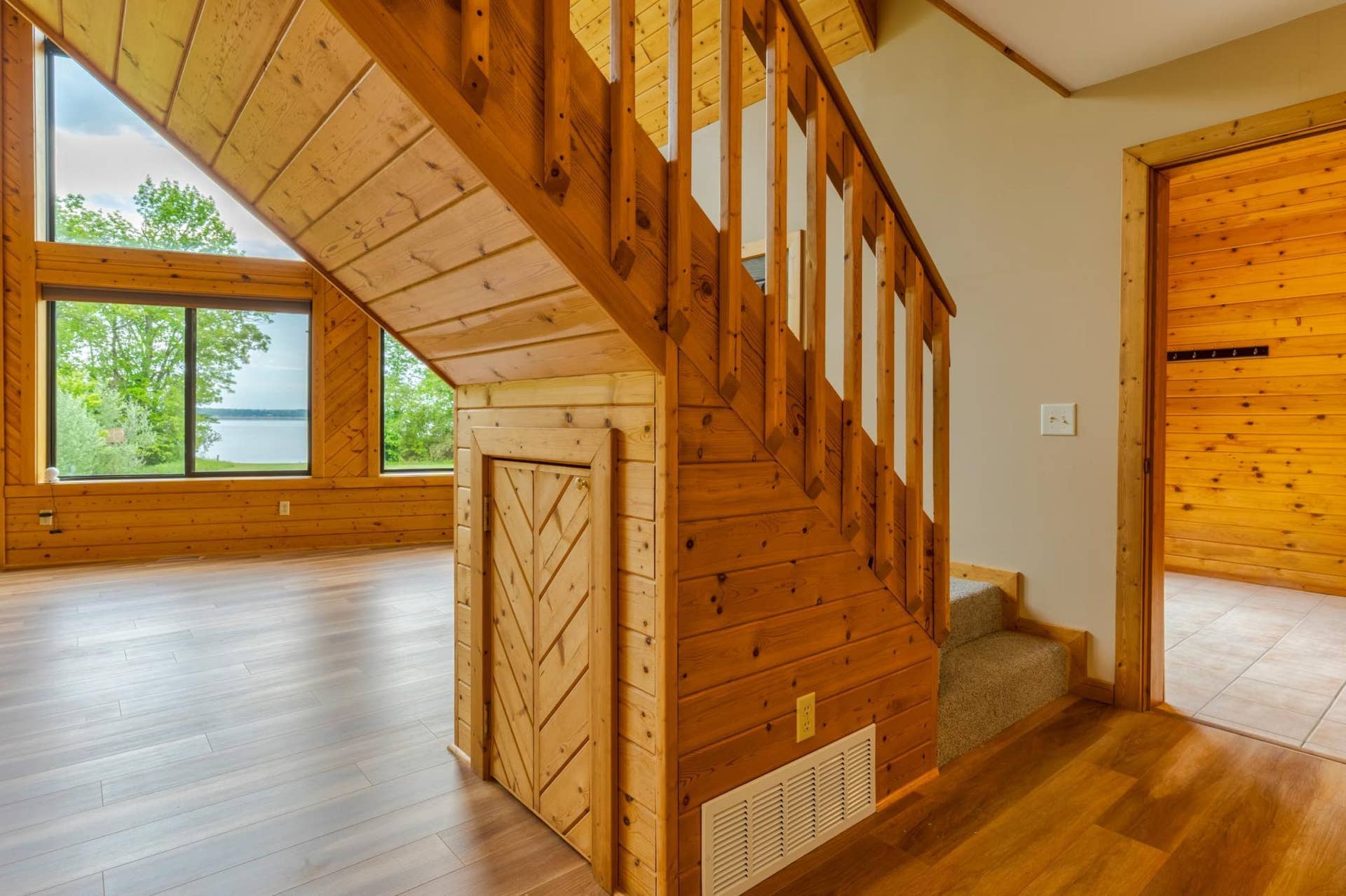 51892 Wildflower Drive, Bemidji, MN 56601 Natural Woodwork 2.jpeg