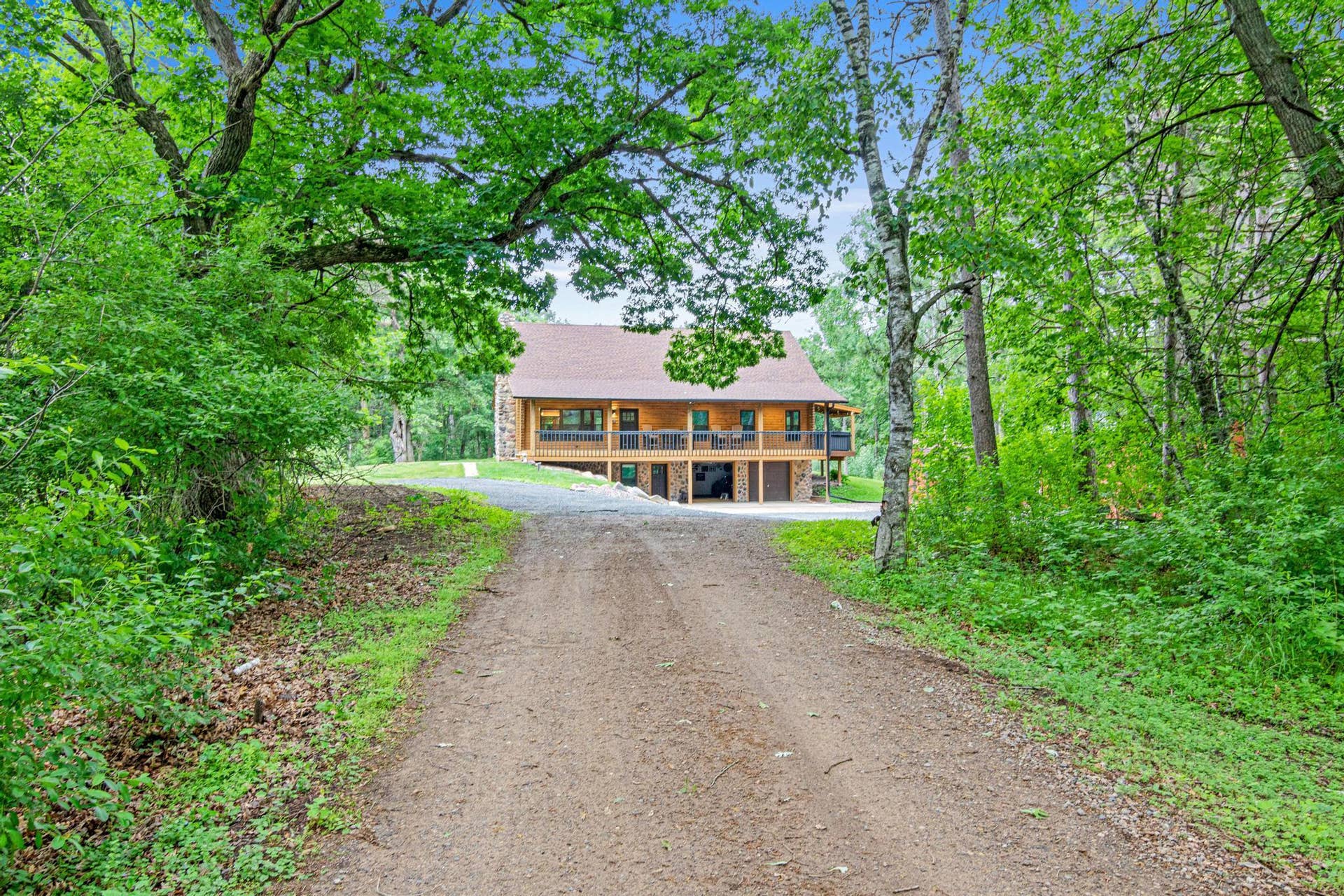 11669 Dellwood Road, Stillwater, MN 55082 Welcome To Paradise!