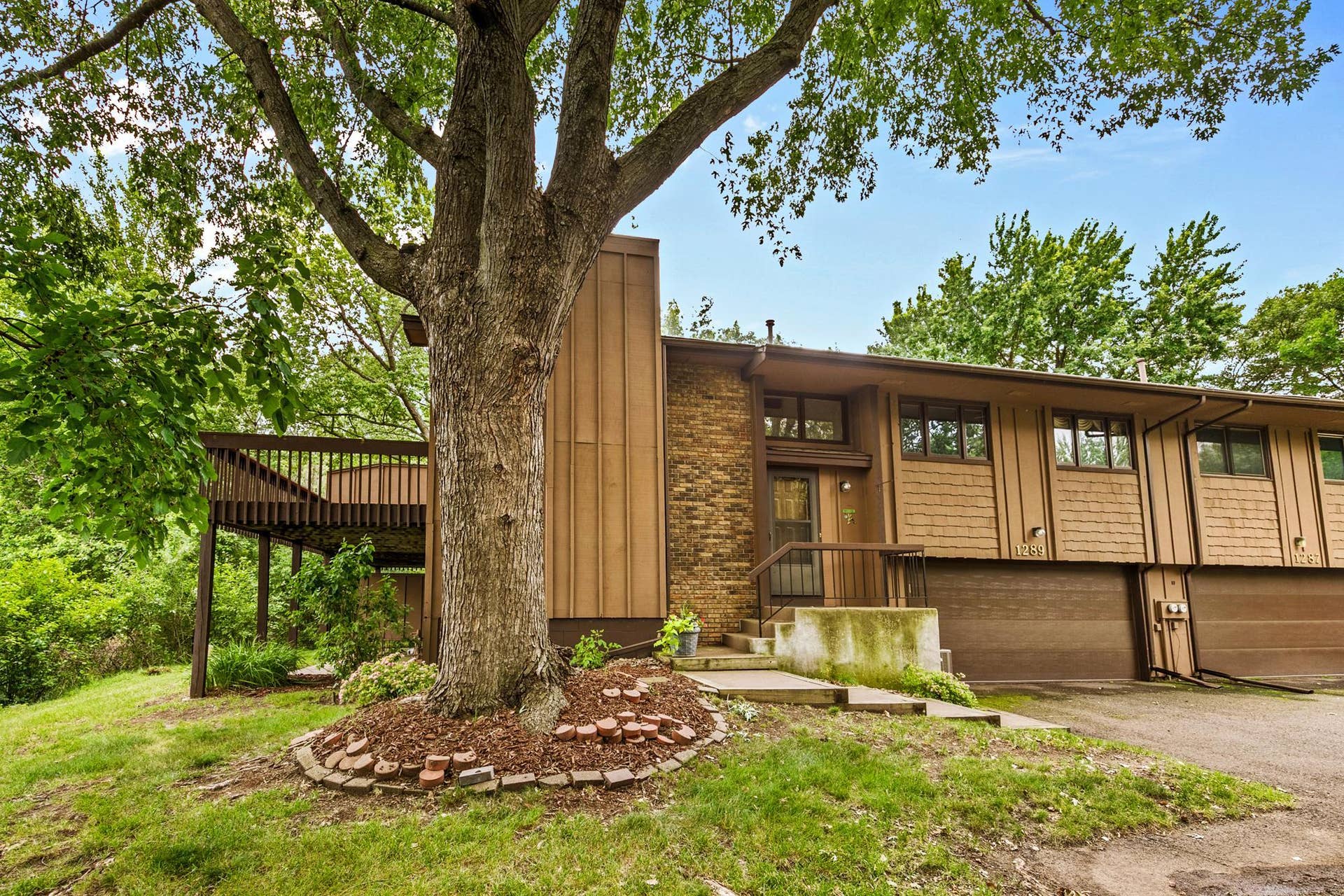 1289 Bridle Path Court, White Bear Lake, MN 55110 Wildlife out your backdoor in a tucked away peaceful setting at the end of the cul-de-sac.