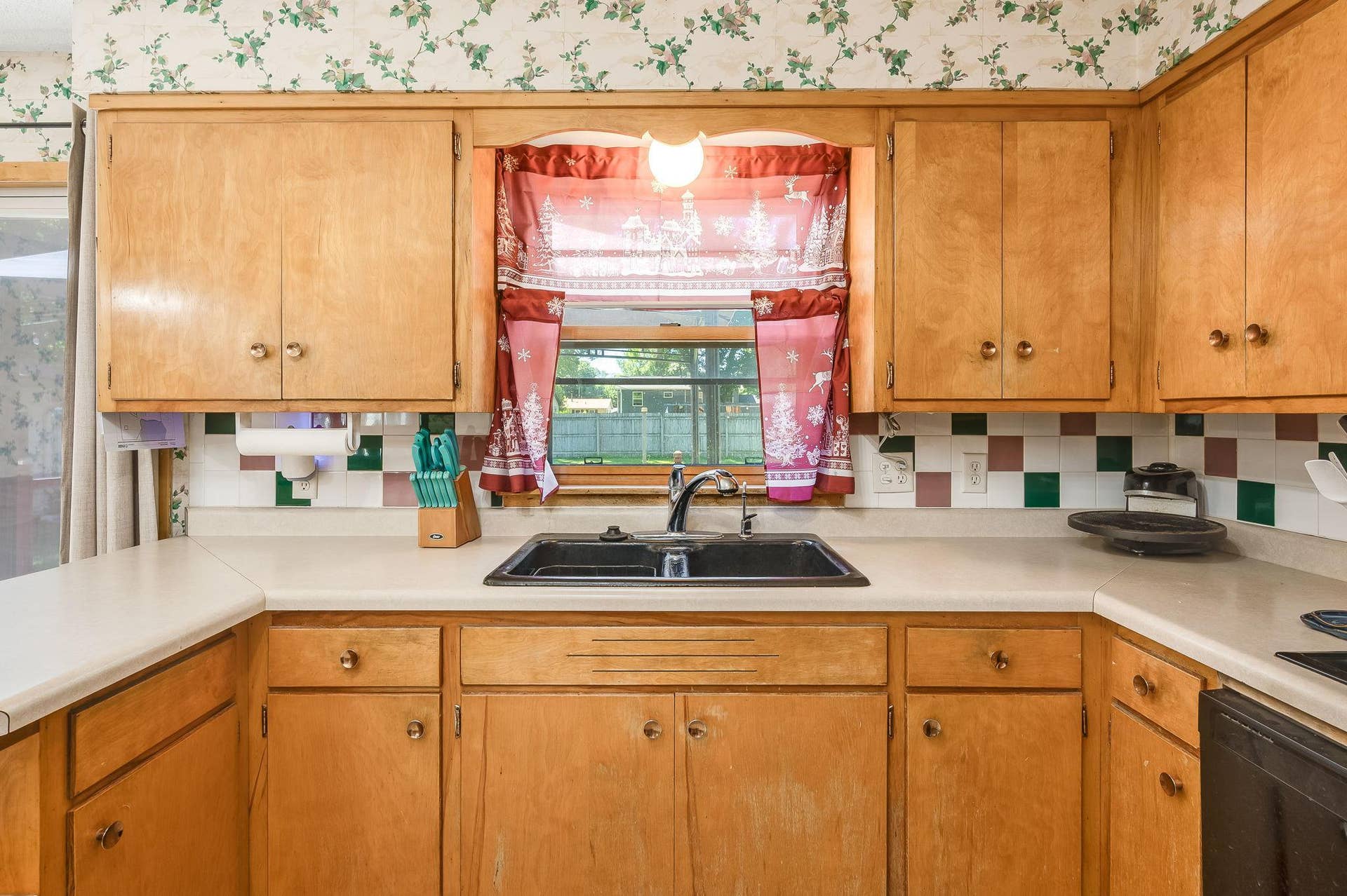 305 Maywood Avenue, Eagle Lake, MN 56024 305 Maywood Ave Eagle Lake-17.jpg