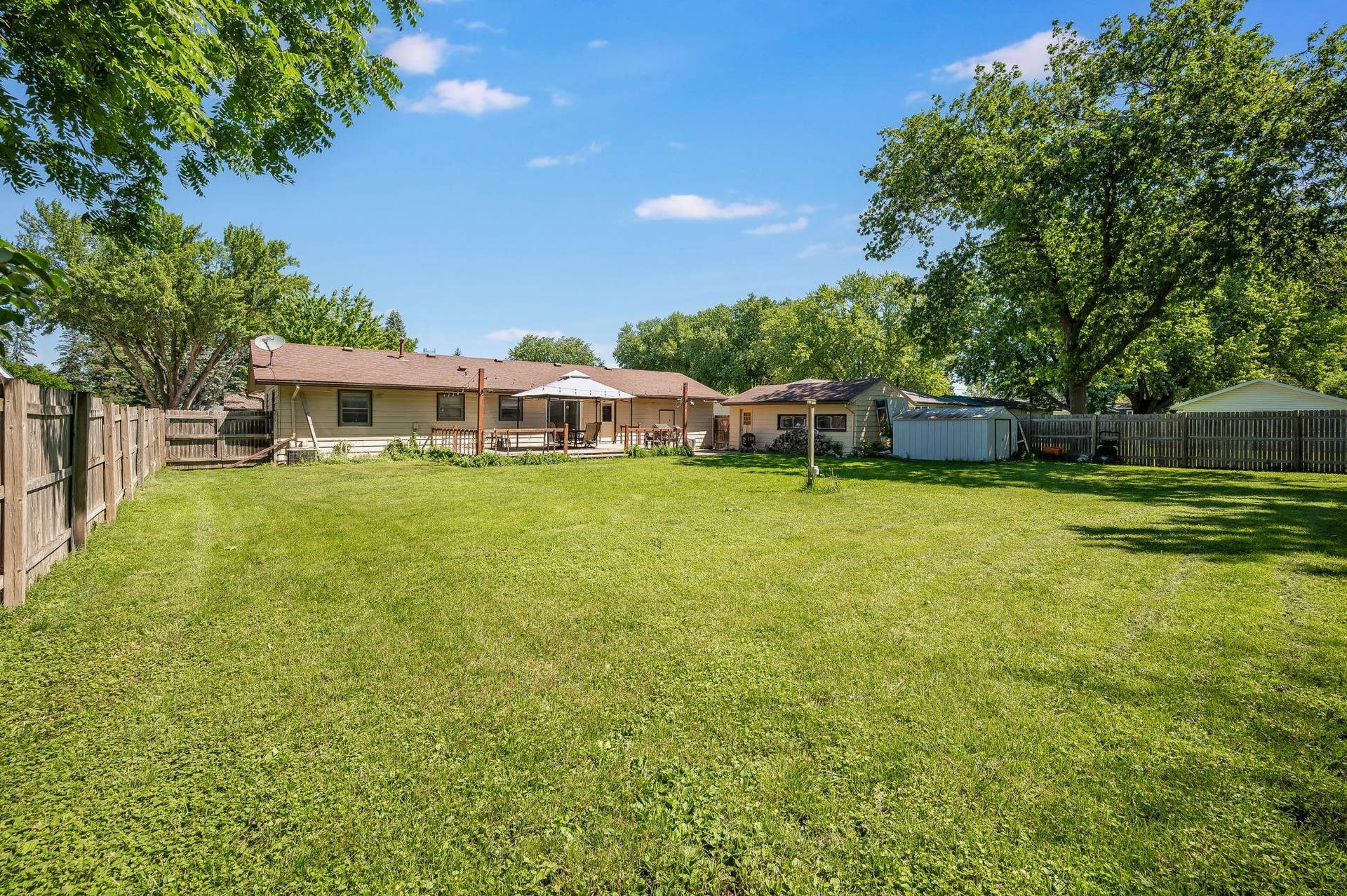 305 Maywood Avenue, Eagle Lake, MN 56024 305 Maywood Ave Eagle Lake-8.jpg