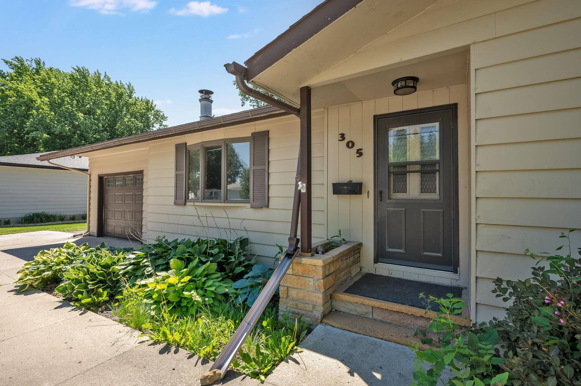 305 Maywood Avenue, Eagle Lake, MN 56024 305 Maywood Ave Eagle Lake-3.jpg