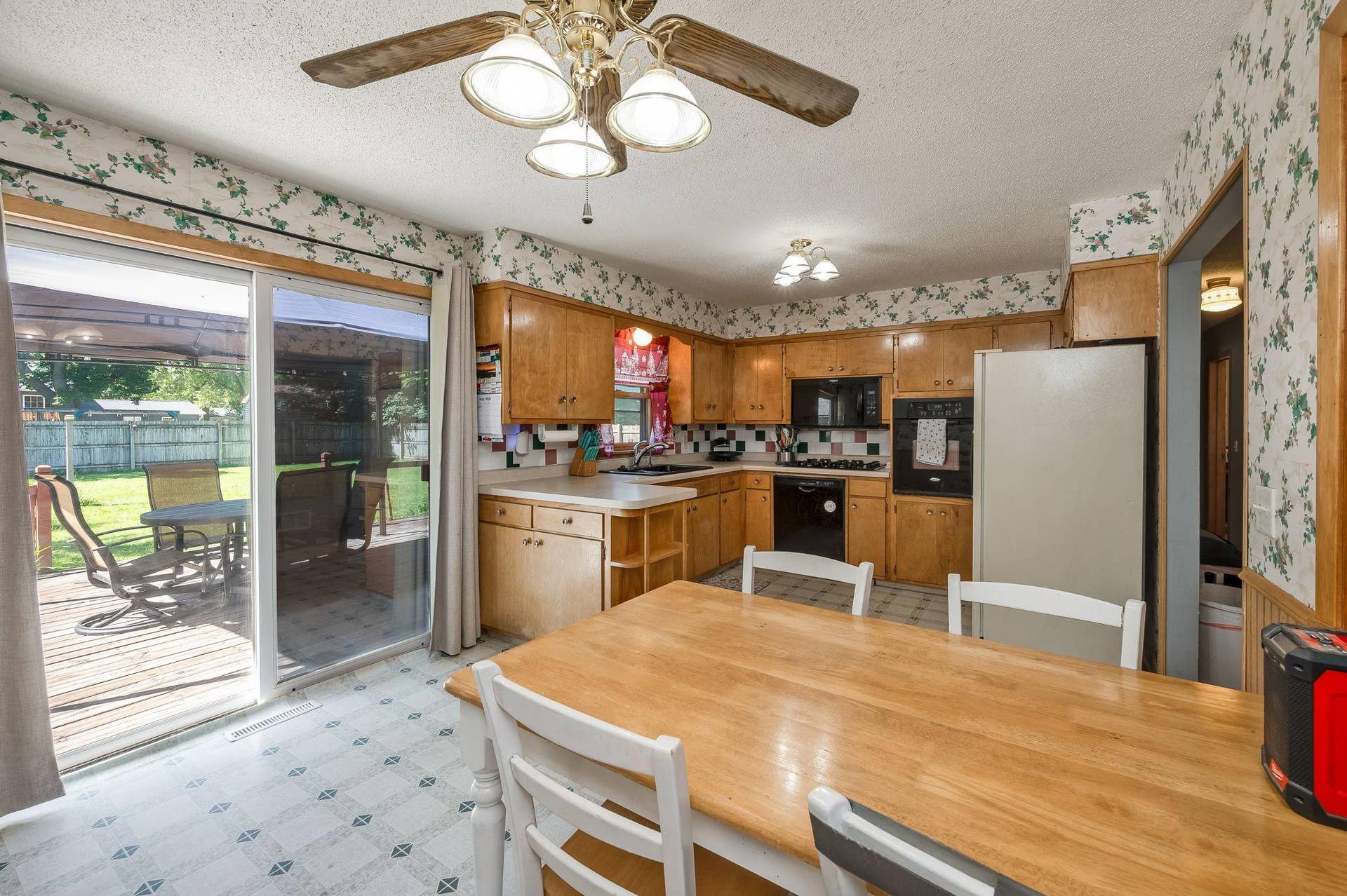 305 Maywood Avenue, Eagle Lake, MN 56024 305 Maywood Ave Eagle Lake-14.jpg