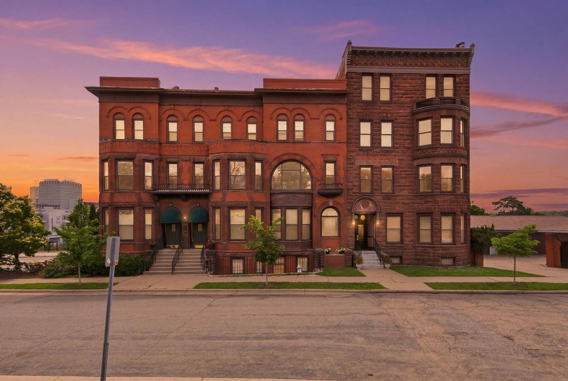 168 College Avenue W, #2, 91, Saint Paul, MN 55102 2-web-or-mls-Virtual Twilight.jpg