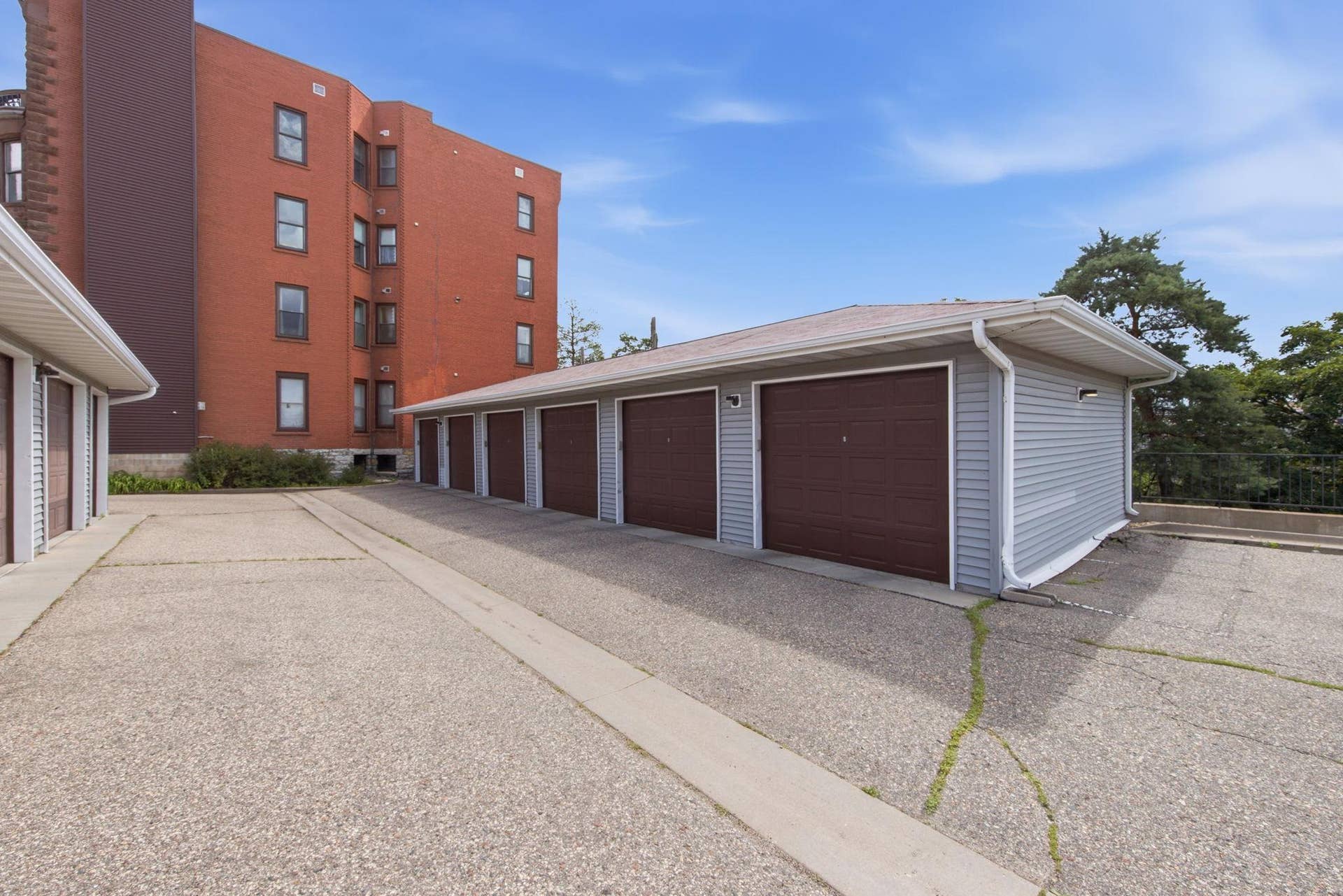 168 College Avenue W, #2, 91, Saint Paul, MN 55102 4-web-or-mls-28-print-IMG_0142.jpg